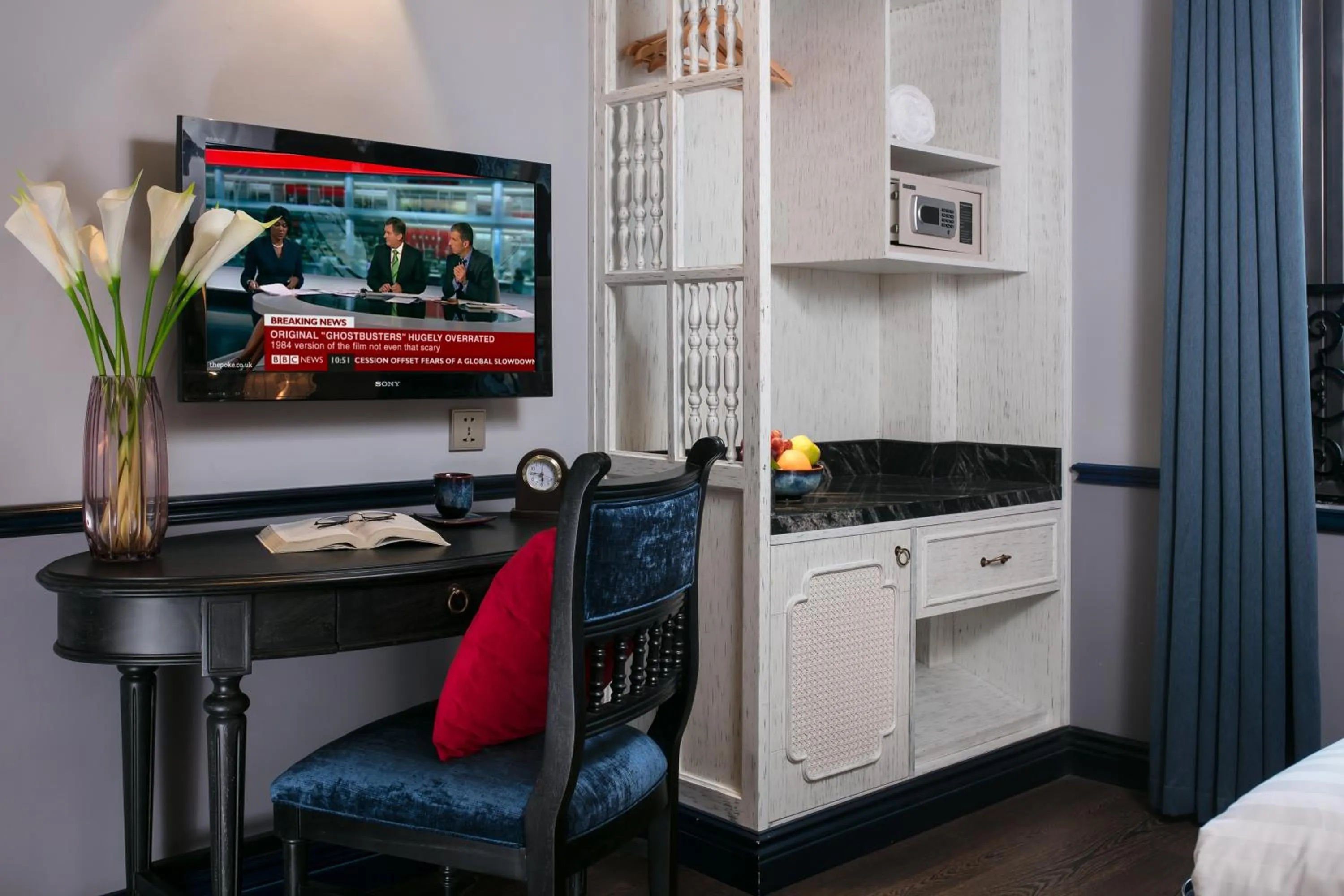 TV and multimedia in La Beaute Boutique Hotel & Spa