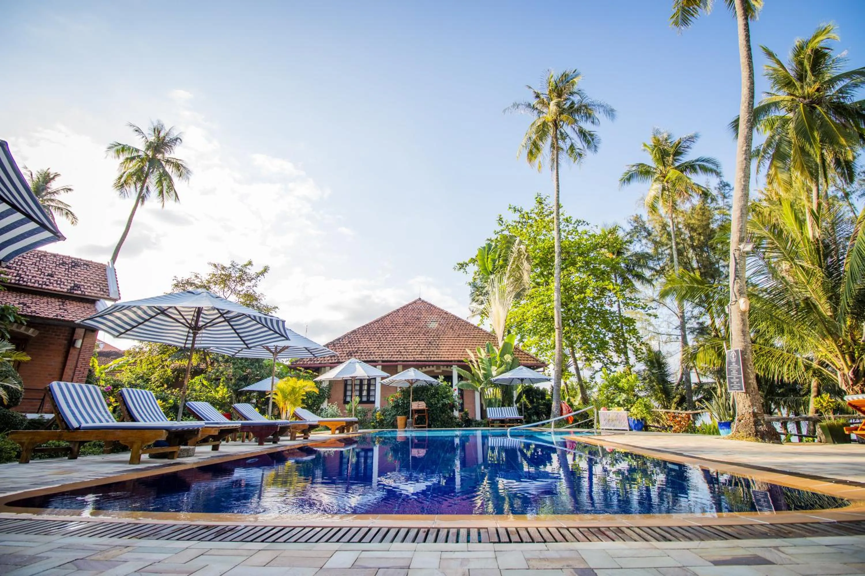 Swimming pool in Cassia Cottage Resort and Spa