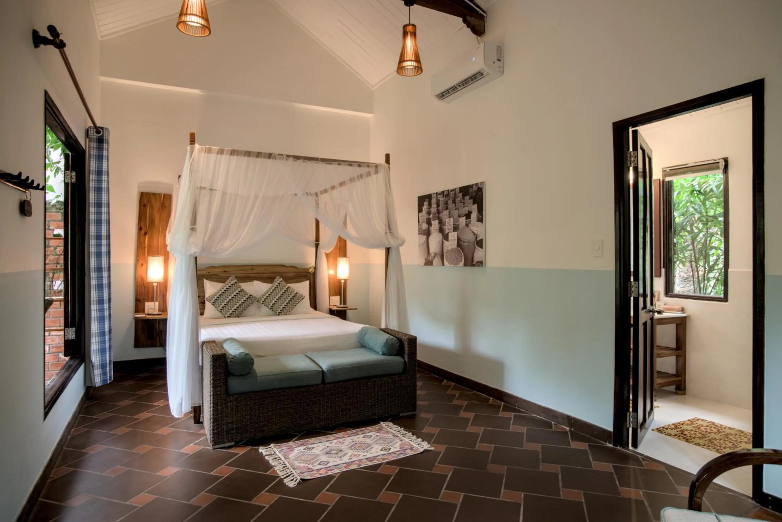 Bed in Cassia Cottage Resort and Spa