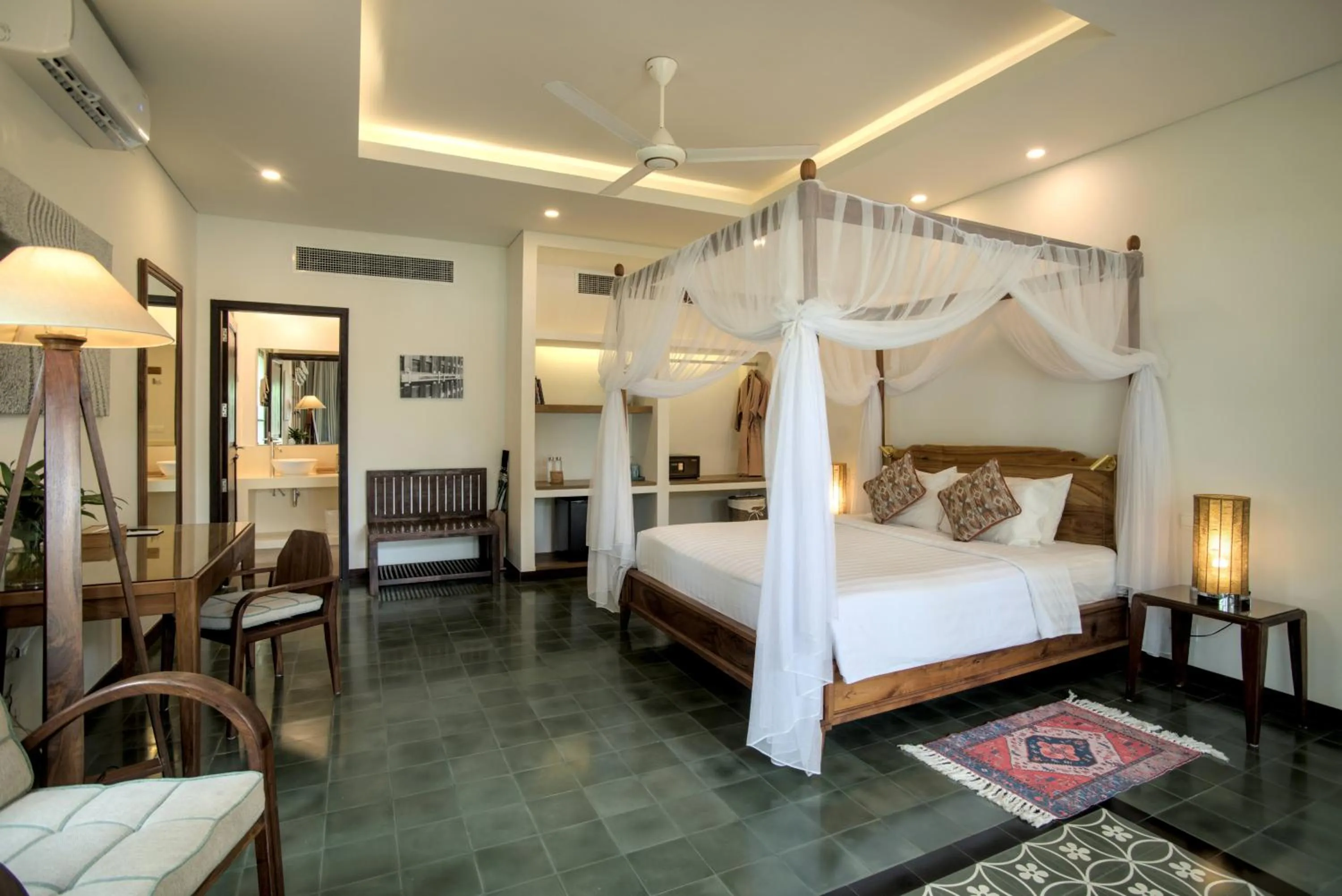 Bed in Cassia Cottage Resort and Spa