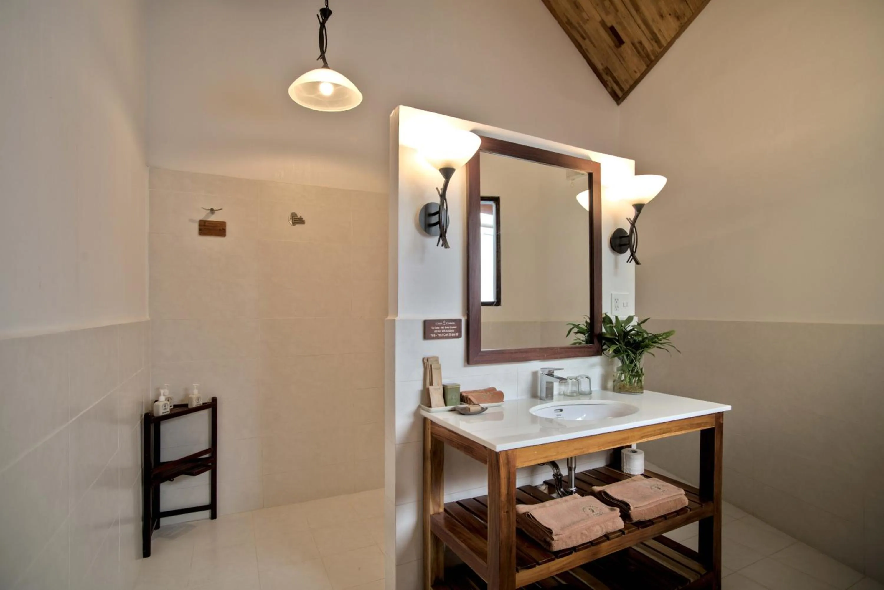 Cassia Cottage Resort and Spa