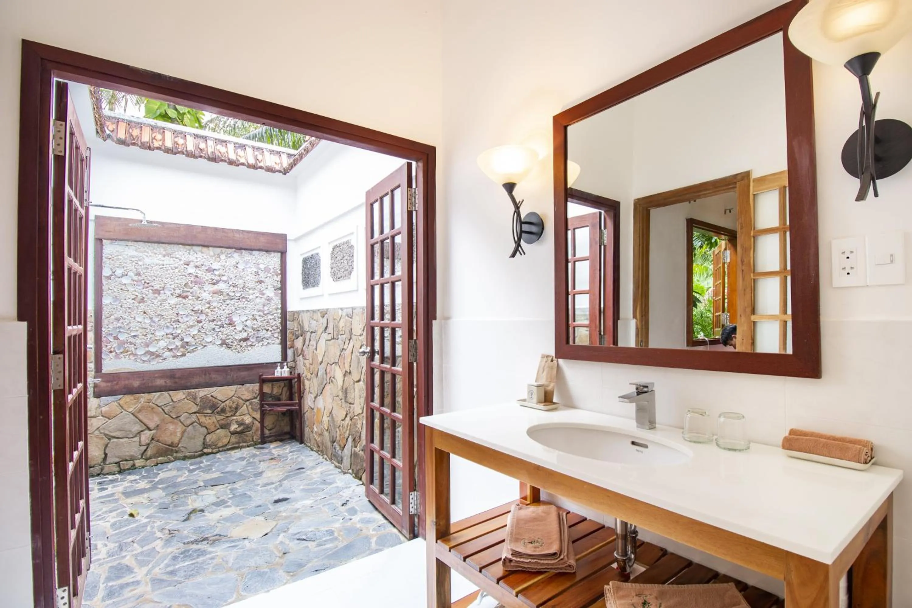Bathroom in Cassia Cottage Resort and Spa