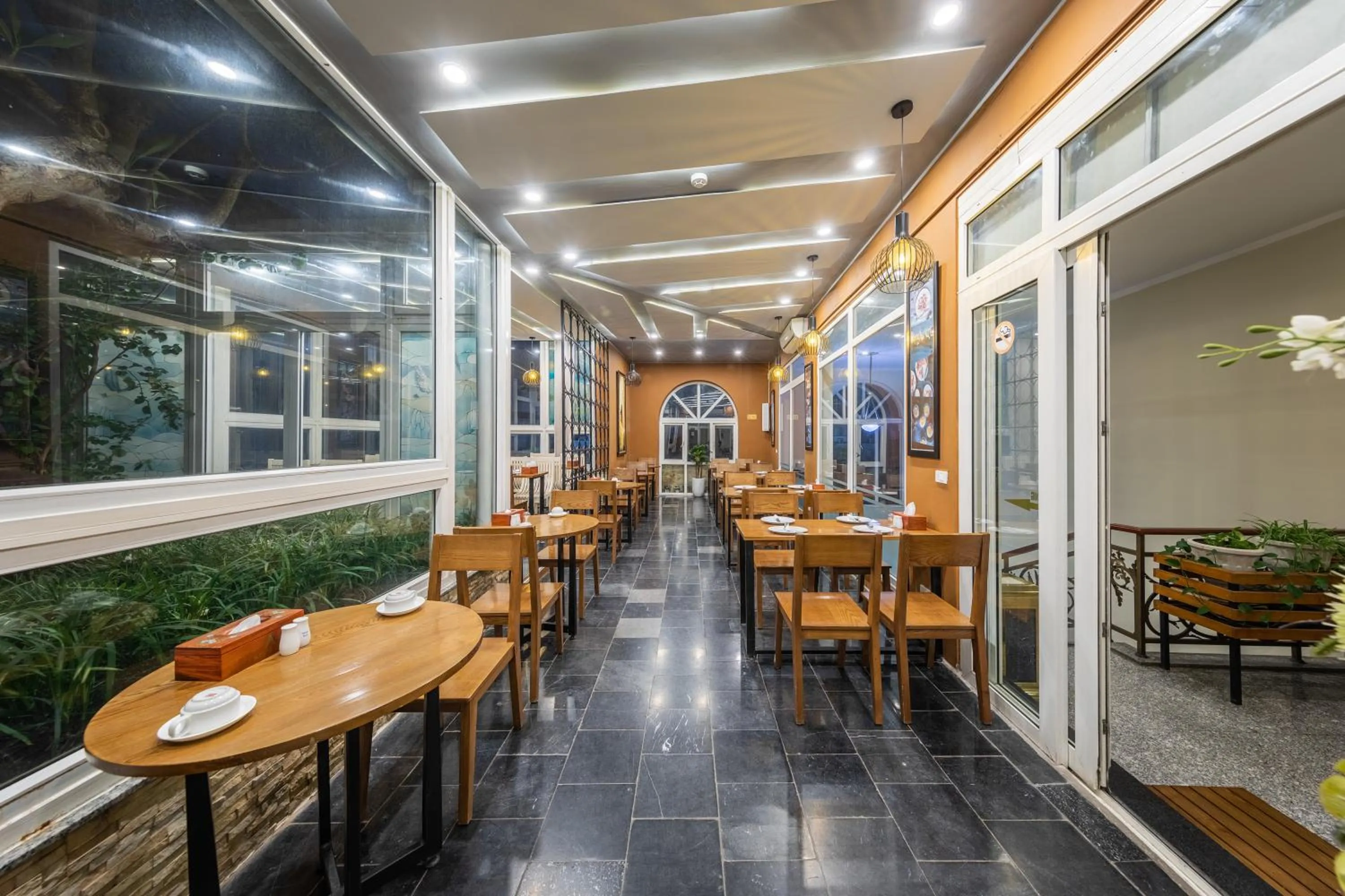 Restaurant/places to eat in A25 Hotel - 23 Quán Thánh