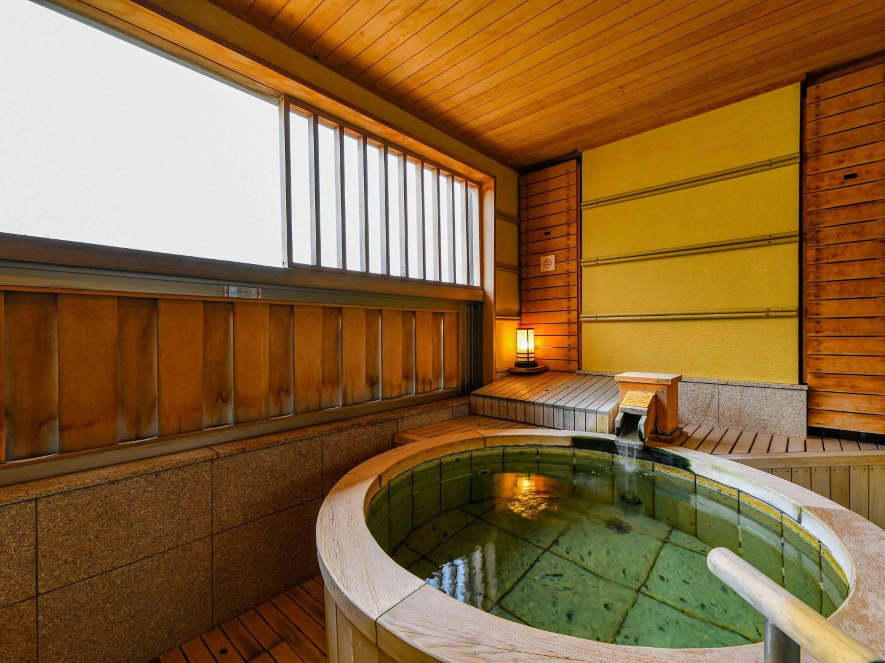 Photo of the whole room in Hokuriku Fukui Awara Onsen Mimatsu