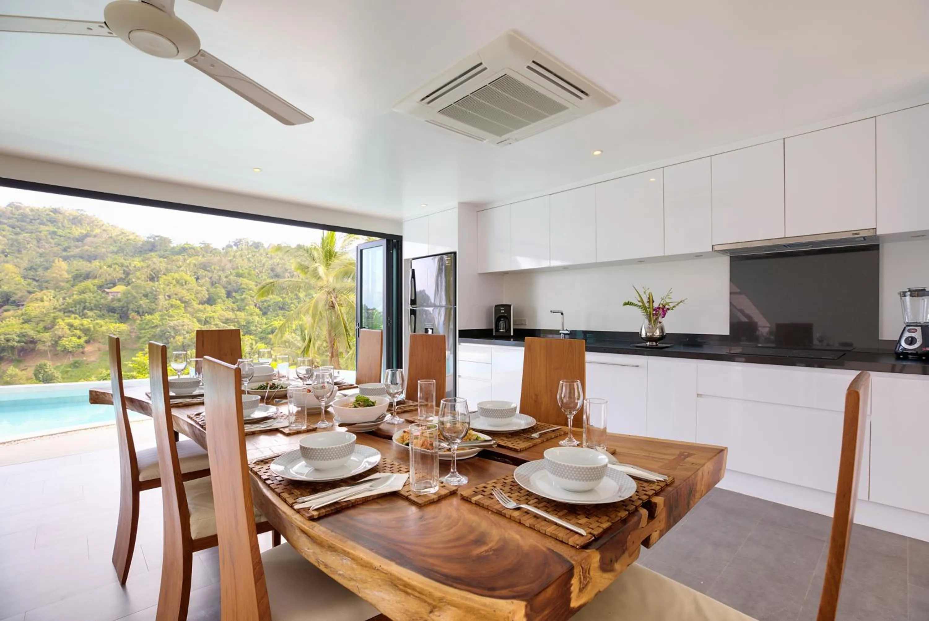 Dining area in Villa The Spot Koh Samui
