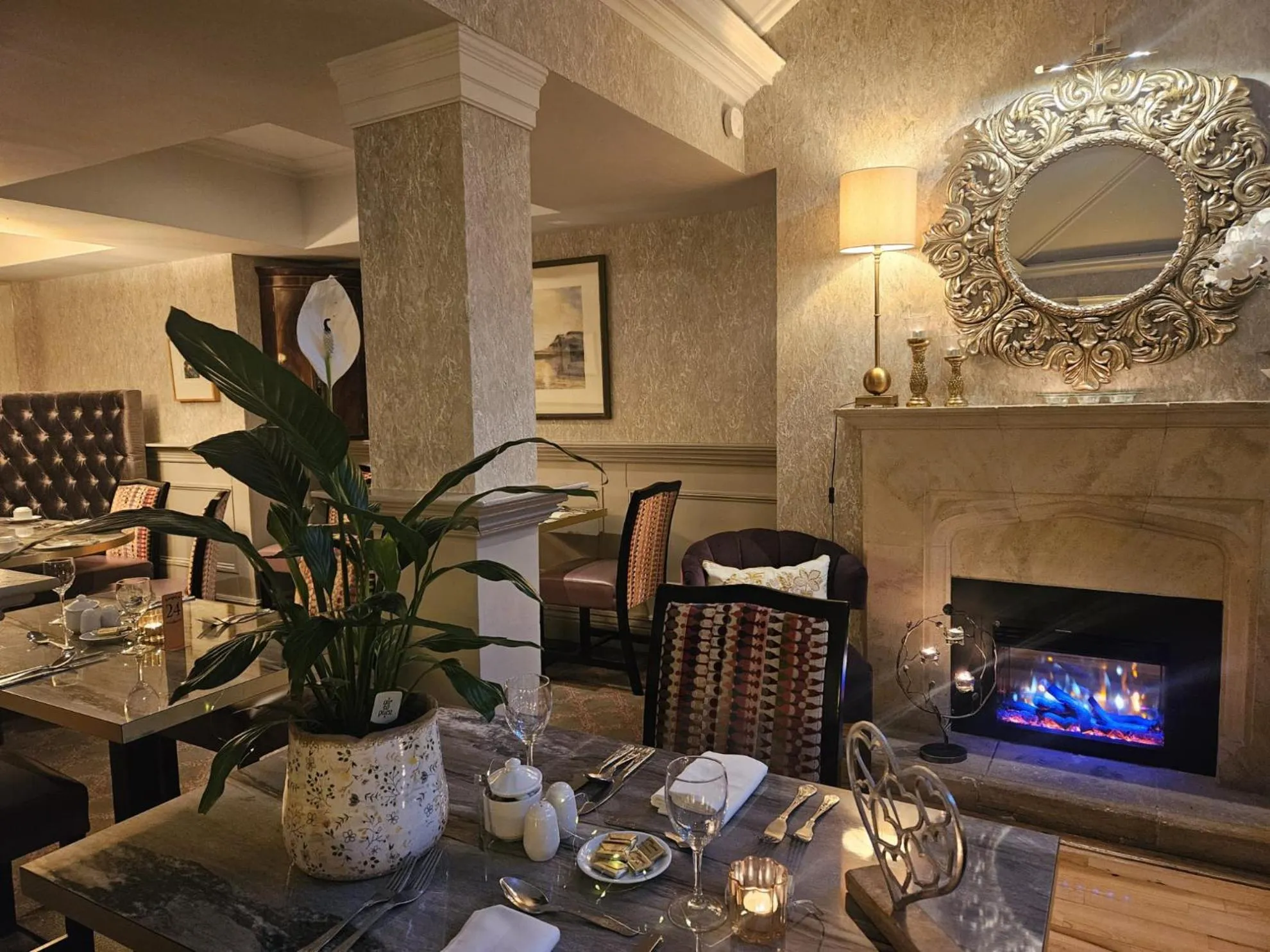 Restaurant/places to eat in Whitford House Hotel