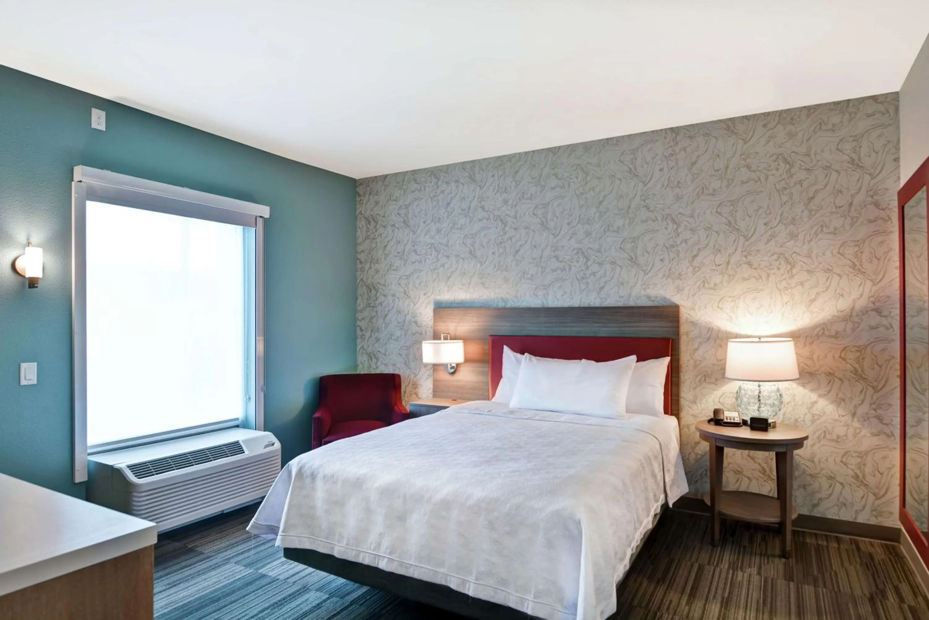 Bed in Home2 Suites By Hilton Daytona Beach Speedway