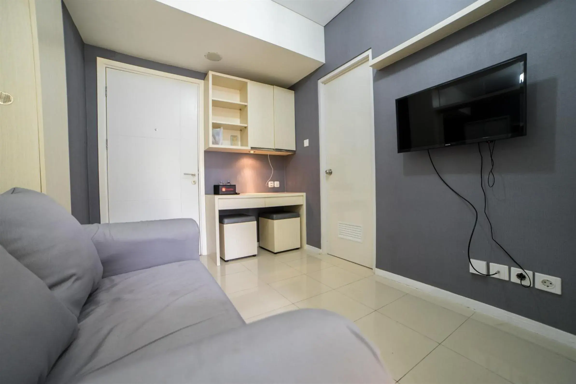 Apartment in Contemporary 1BR Near Cihampelas at Parahyangan Residence Apartment By Travelio Apartment in Contemporary 1BR Near Cihampelas at Parahyangan Residence Apartment By Travelio