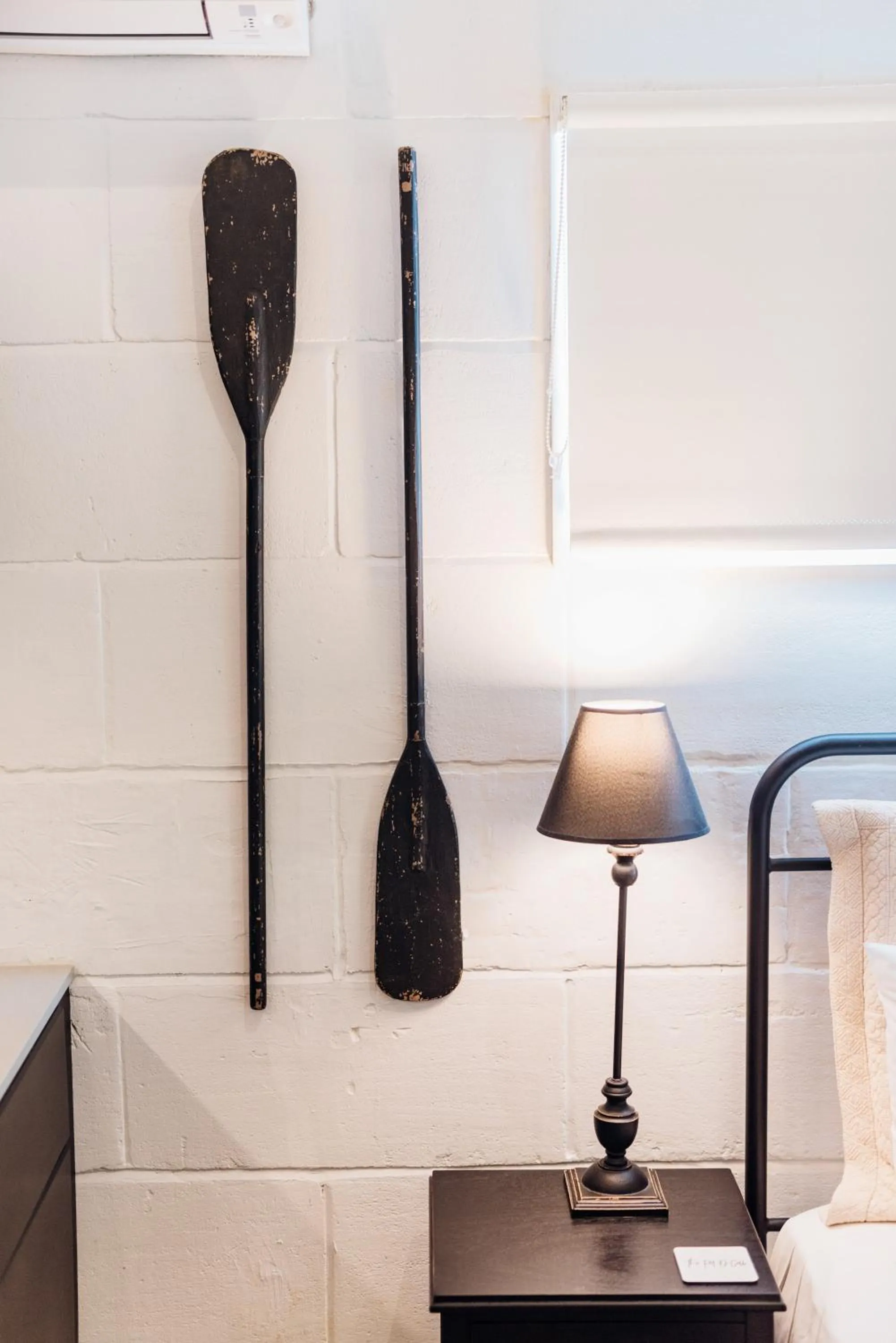 Bed in Port O' Call Motel