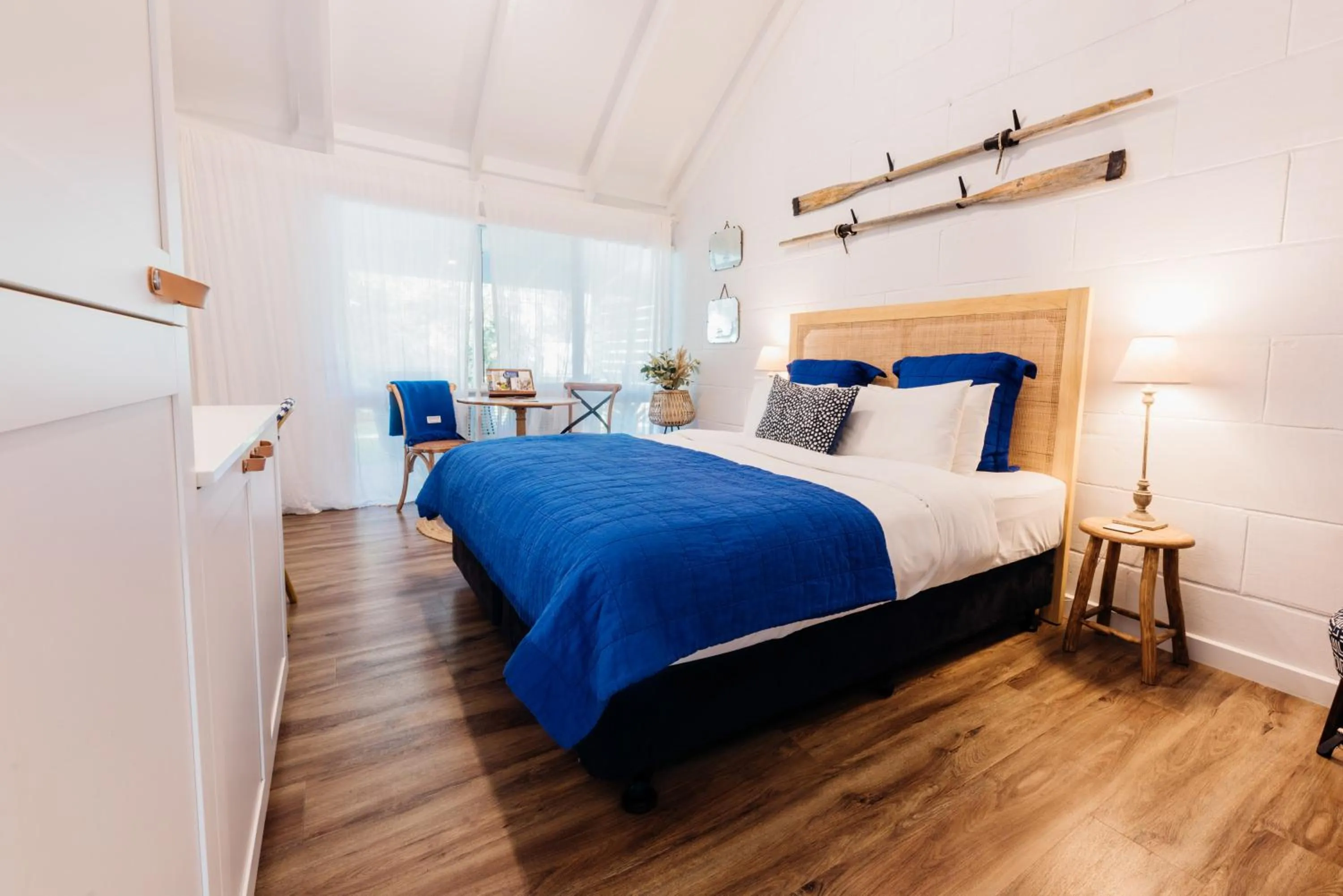 Bed in Port O' Call Motel