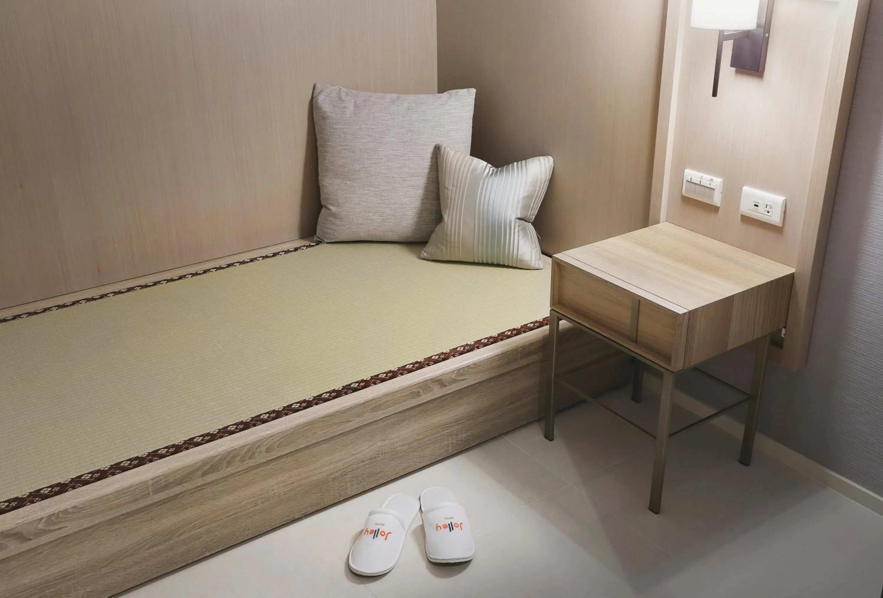 Bedroom, Bed in Jolley Hotel