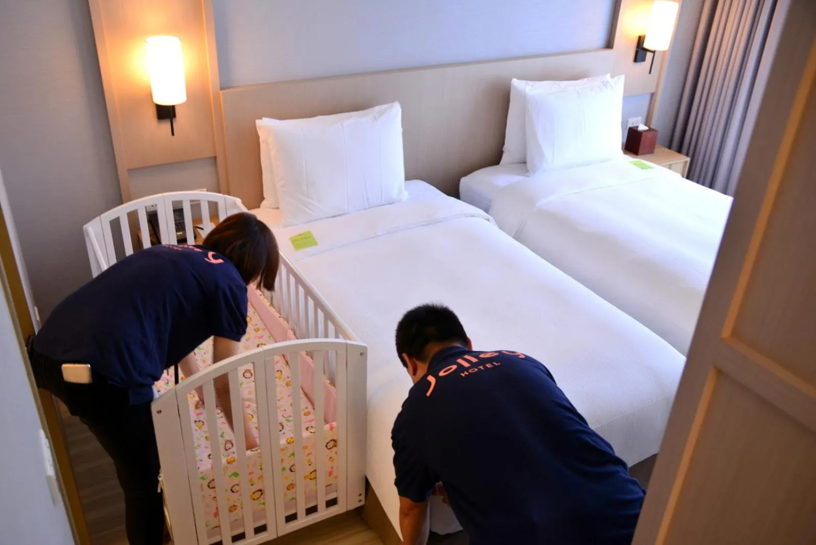 Bedroom, Bed in Jolley Hotel