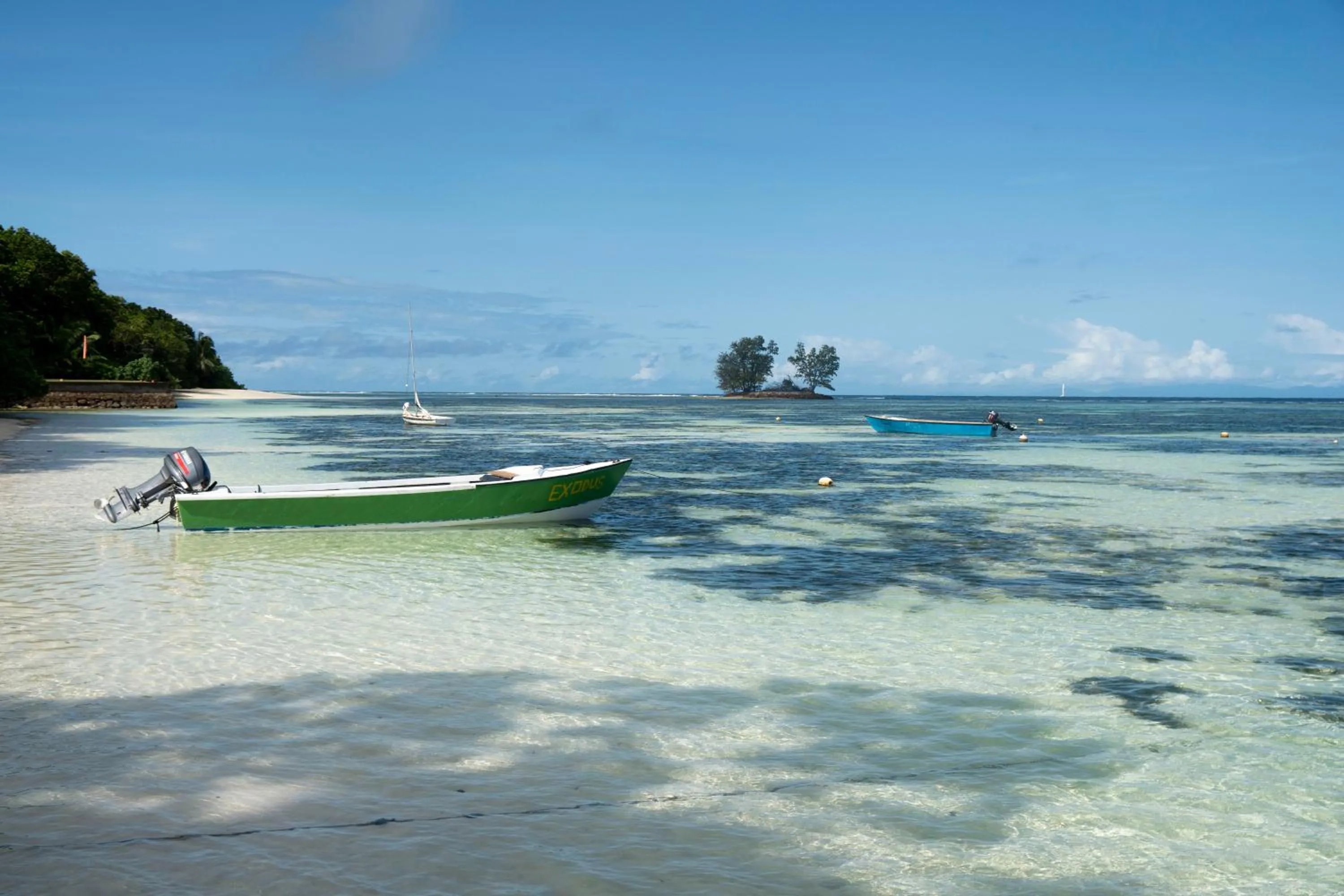 Beach in La Digue Island Lodge