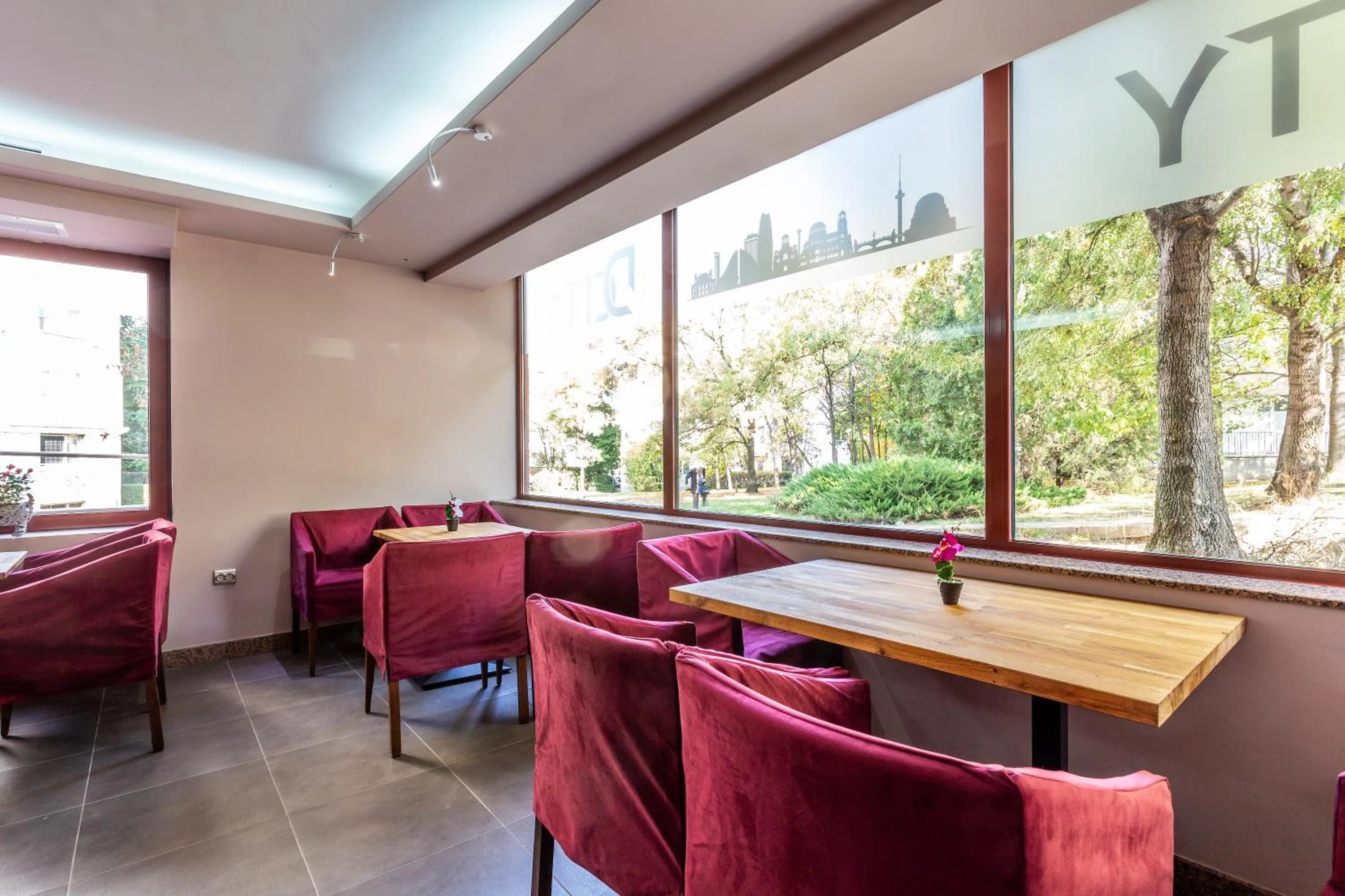 Lounge or bar in CityHome Aparthotel