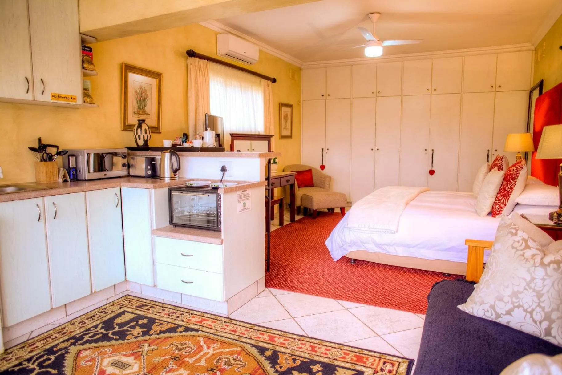 Photo of the whole room, Bed in Anchor's Rest Guesthouse and Self Catering