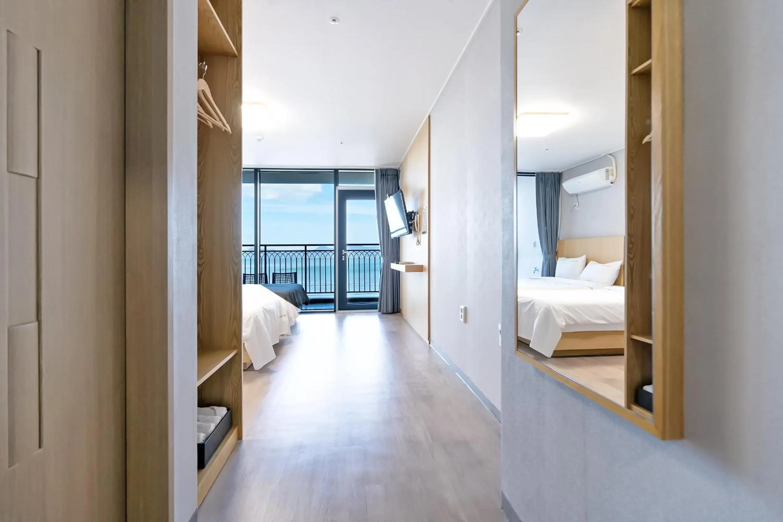 Bed in Gold Beach Resort