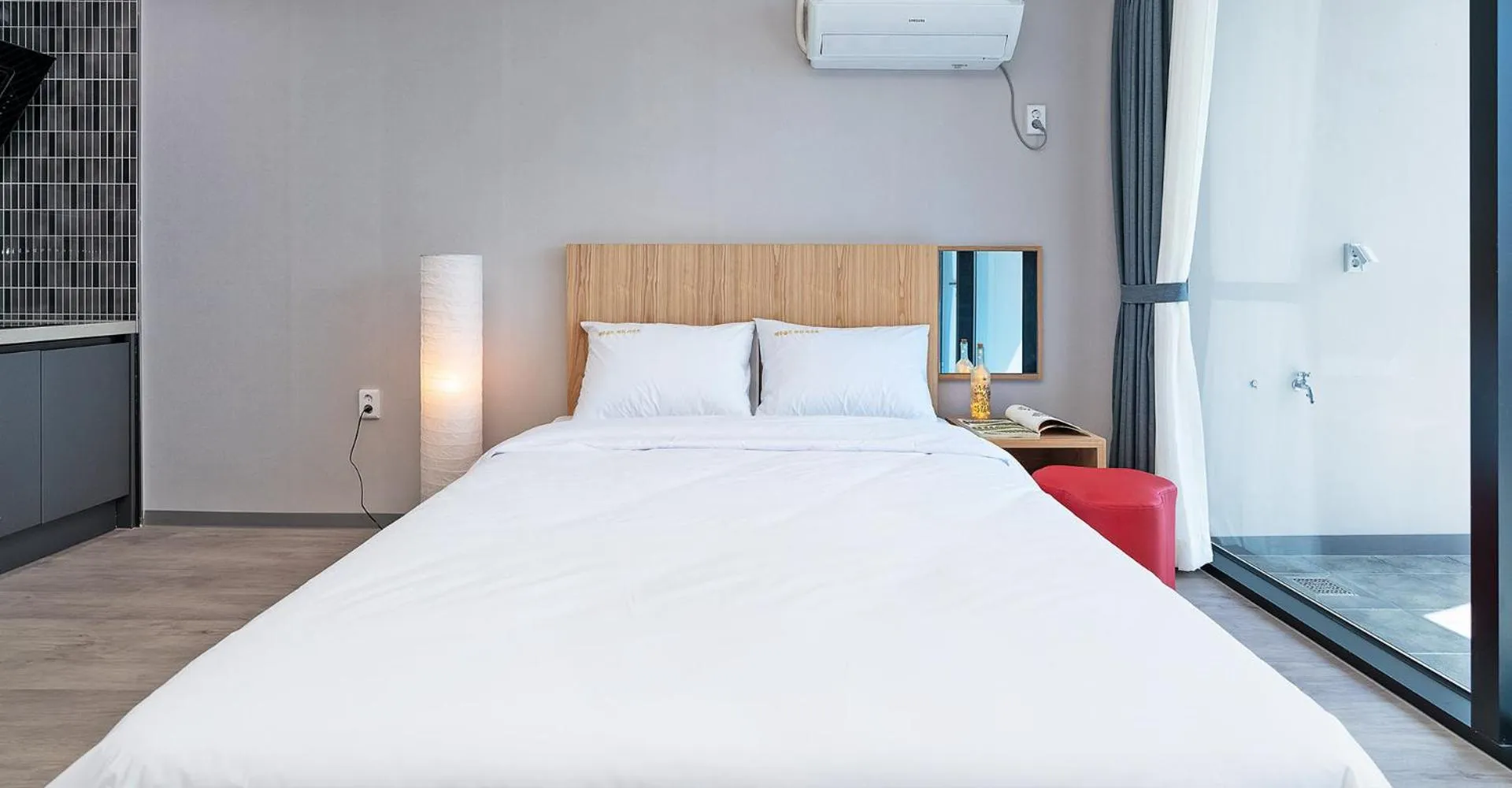 Bed in Gold Beach Resort