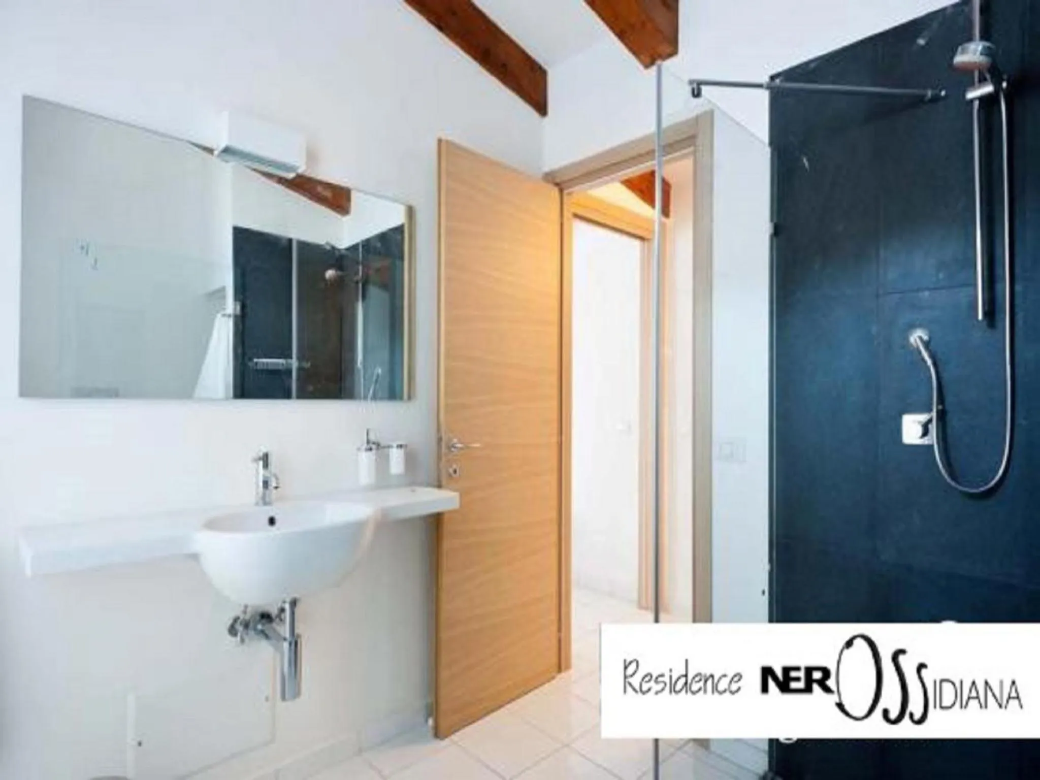 Bathroom in NerOssidiana