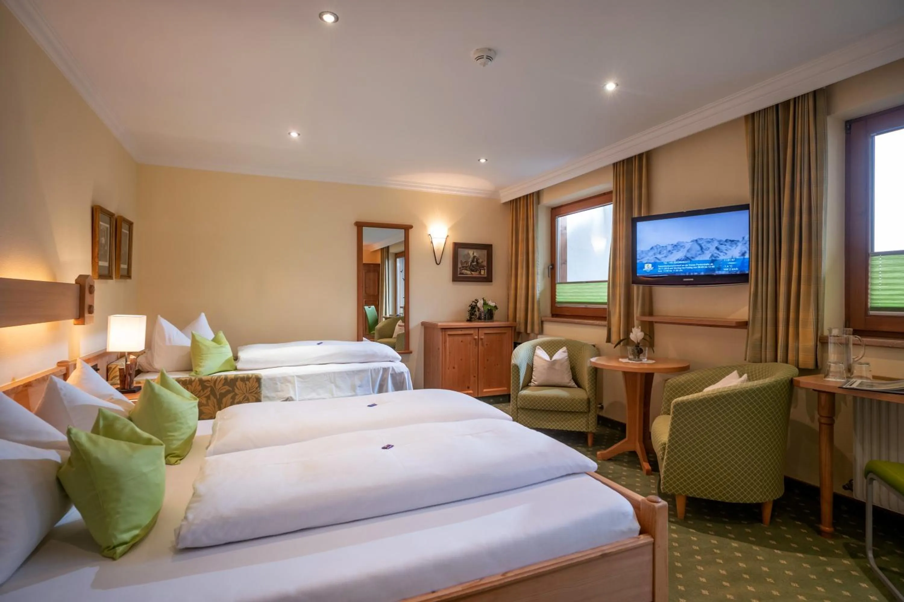 Photo of the whole room, Bed in Hotel Garni Erler