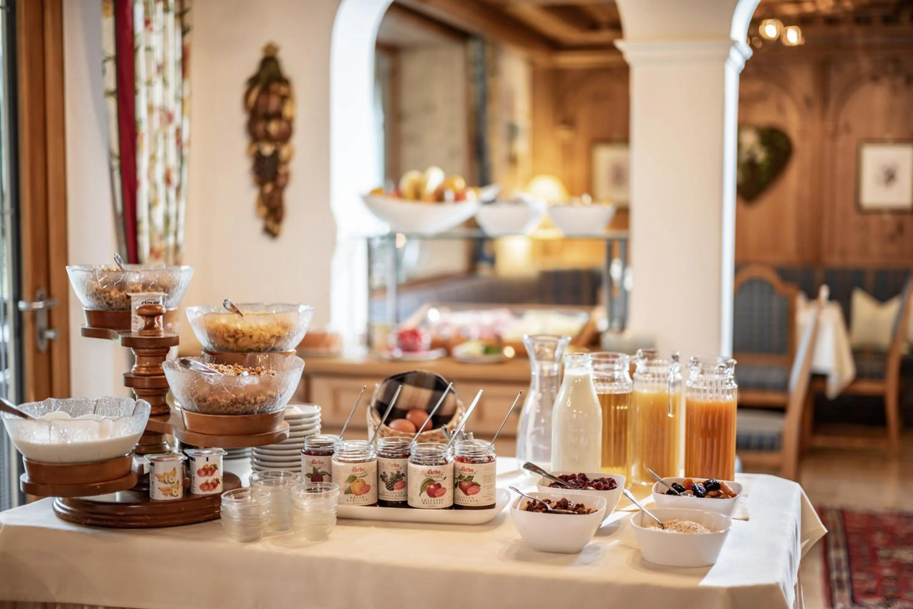 Buffet breakfast in Hotel Garni Erler