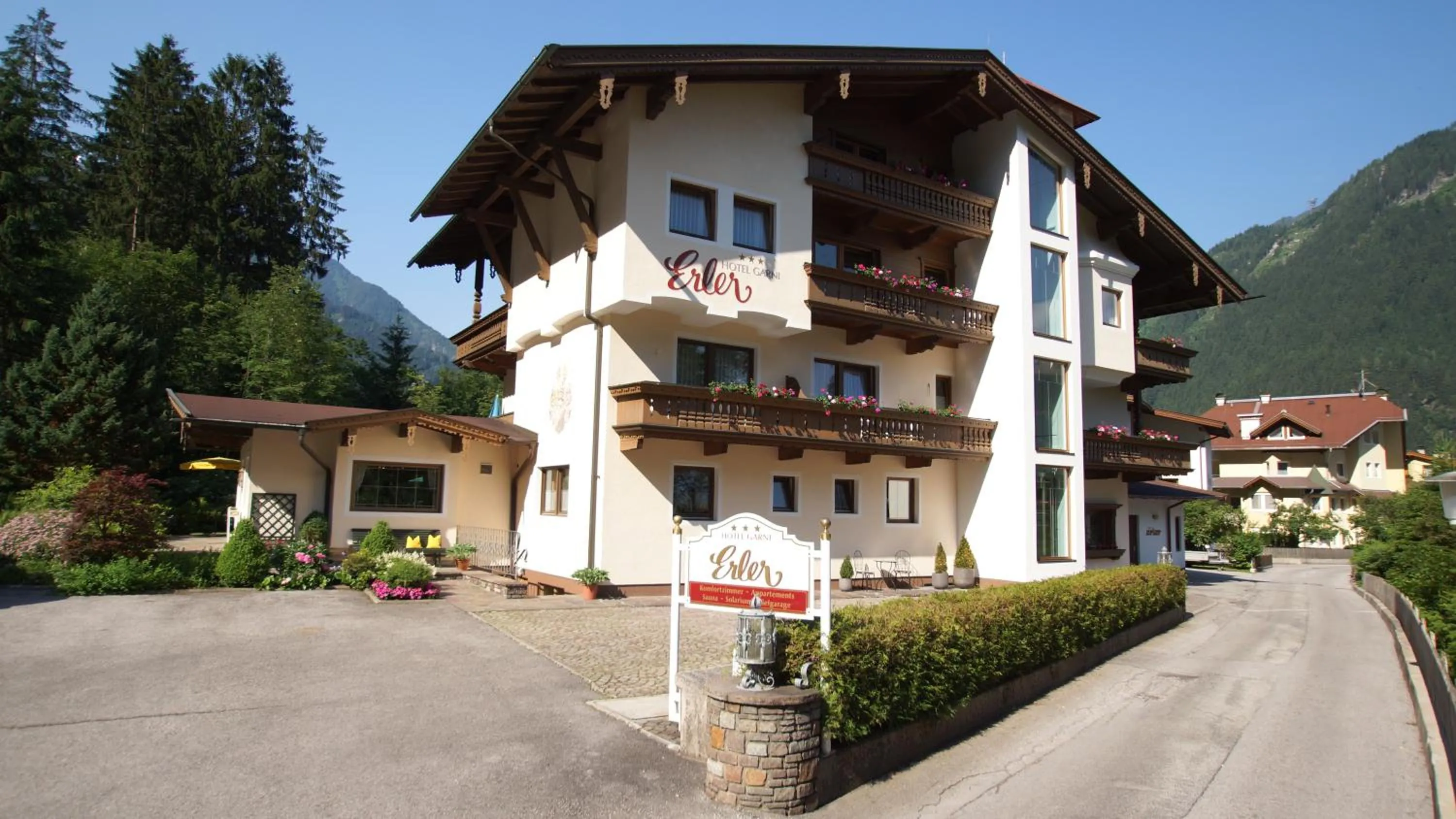 Facade/entrance in Hotel Garni Erler