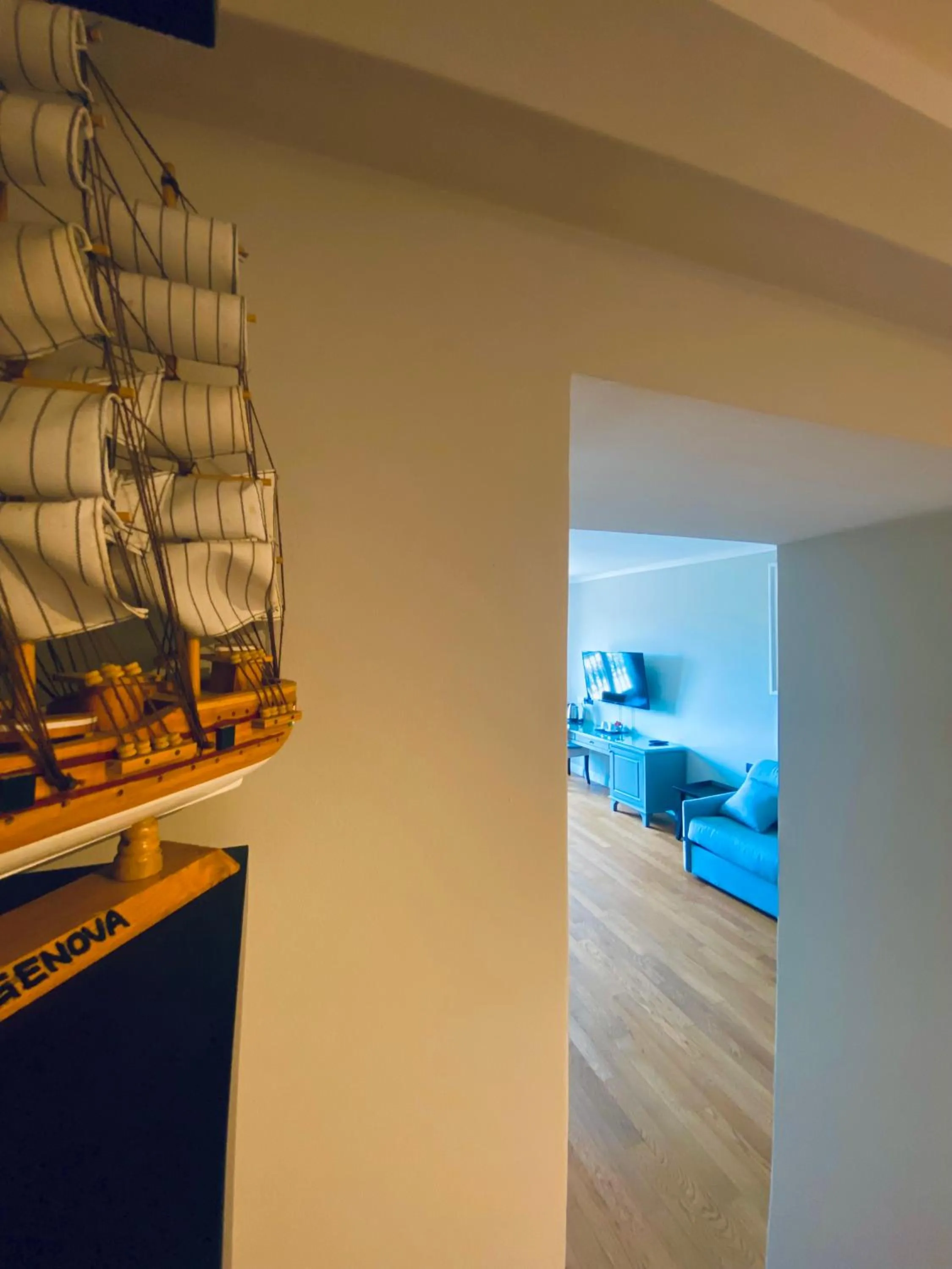 Living room, Bed in Hotel De Ville