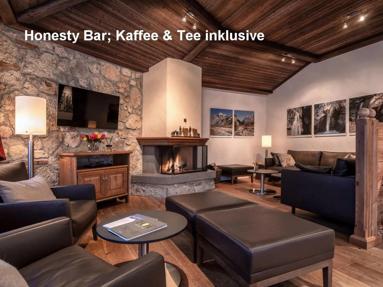 Communal lounge/ TV room in Hotel Schönegg