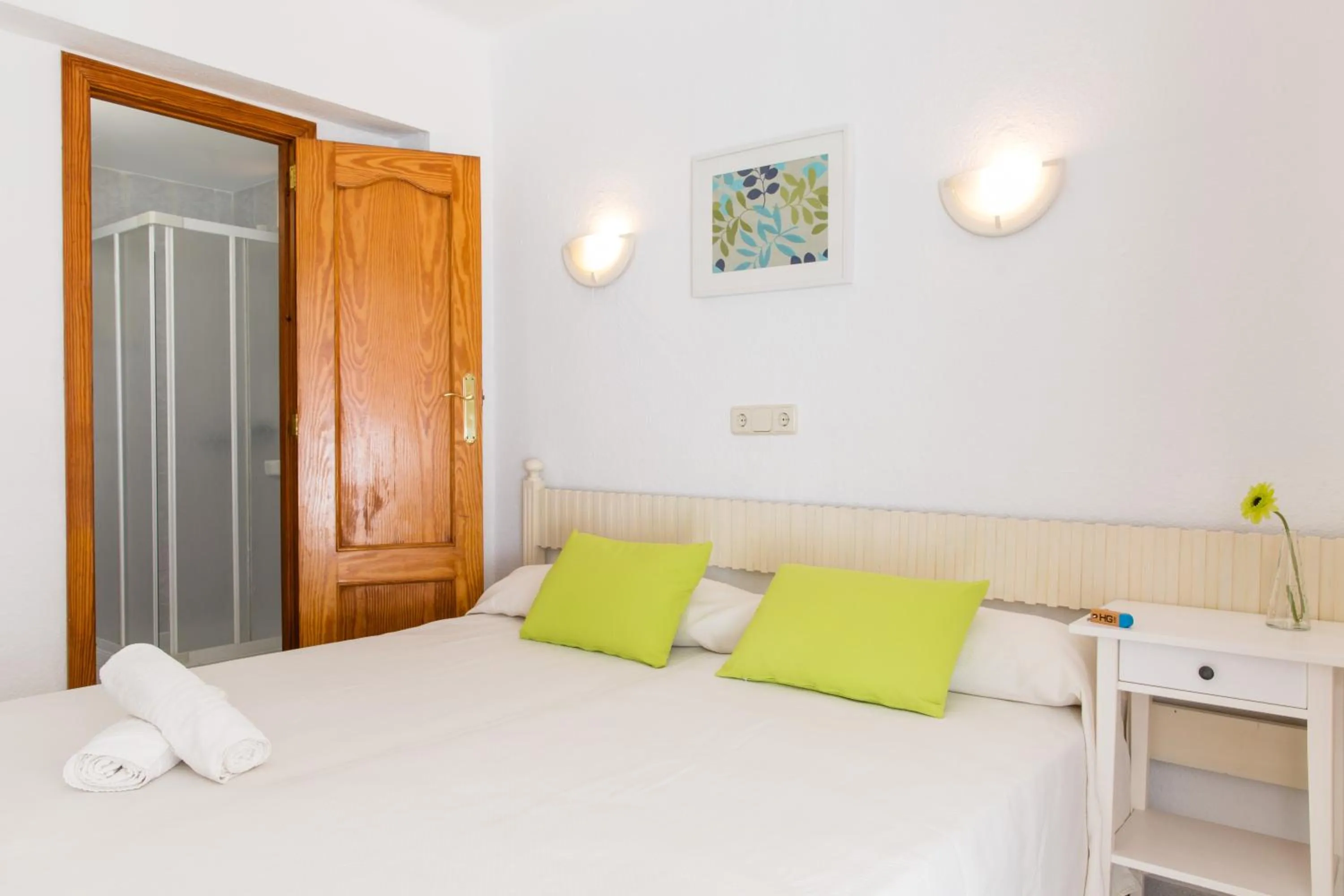 Photo of the whole room, Bed in Garau Petit Hotel