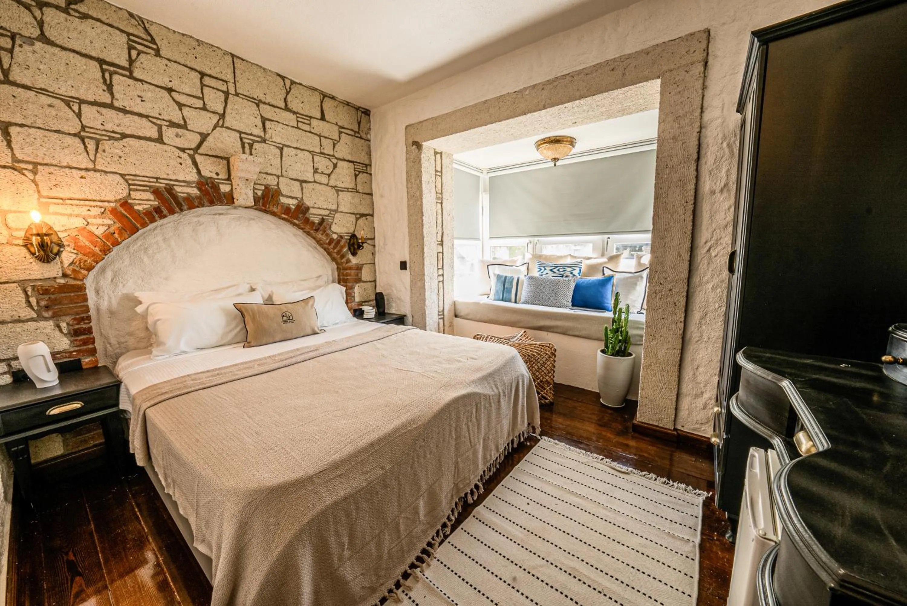 Photo of the whole room in Aleysim Otel - Alaçatı