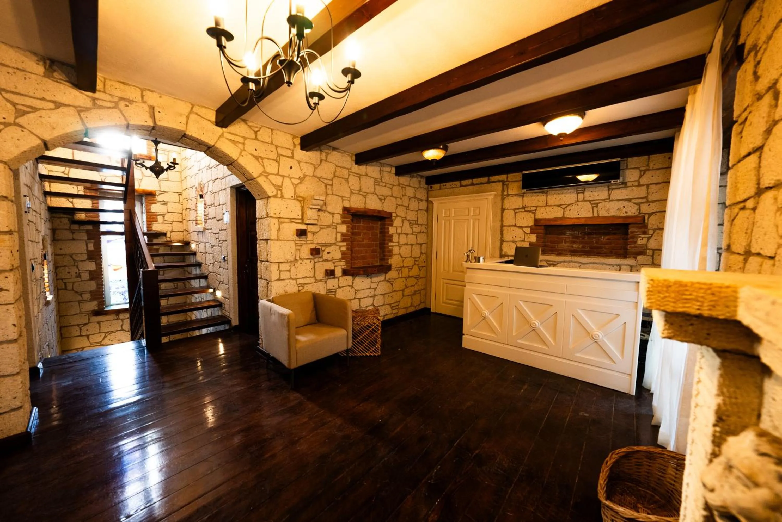 Lobby or reception in Aleysim Otel - Alaçatı