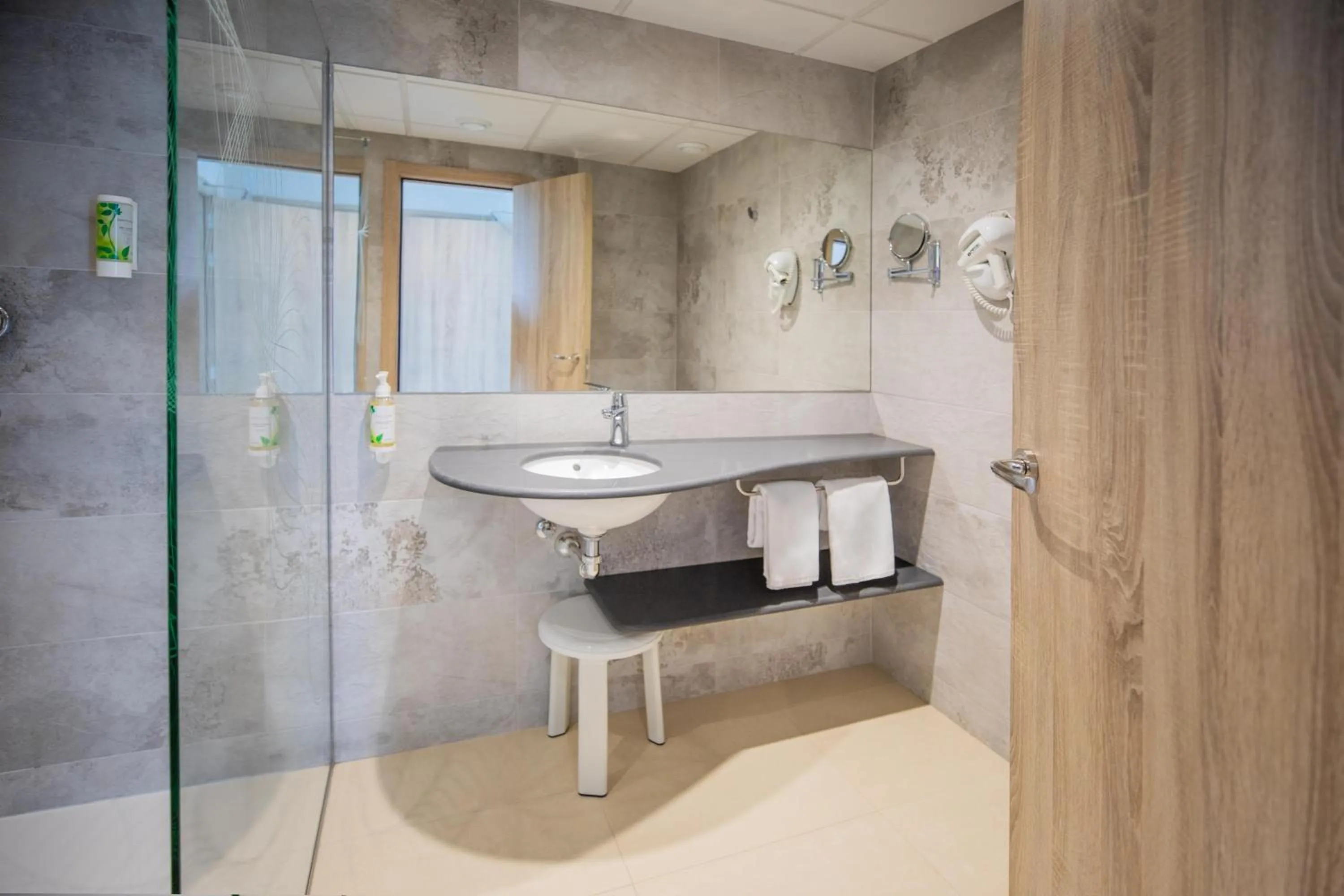 Bathroom in Hotel Servigroup Koral Beach 4 Sup