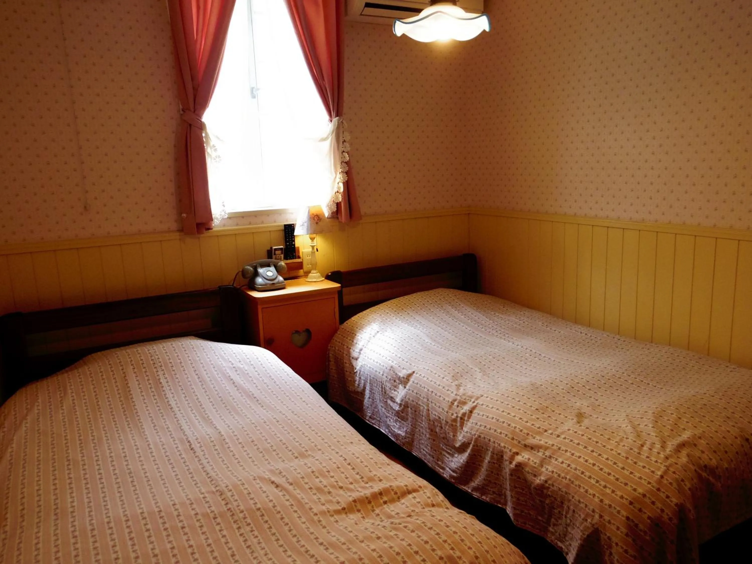 Bedroom, Bed in Pension Yumekukan