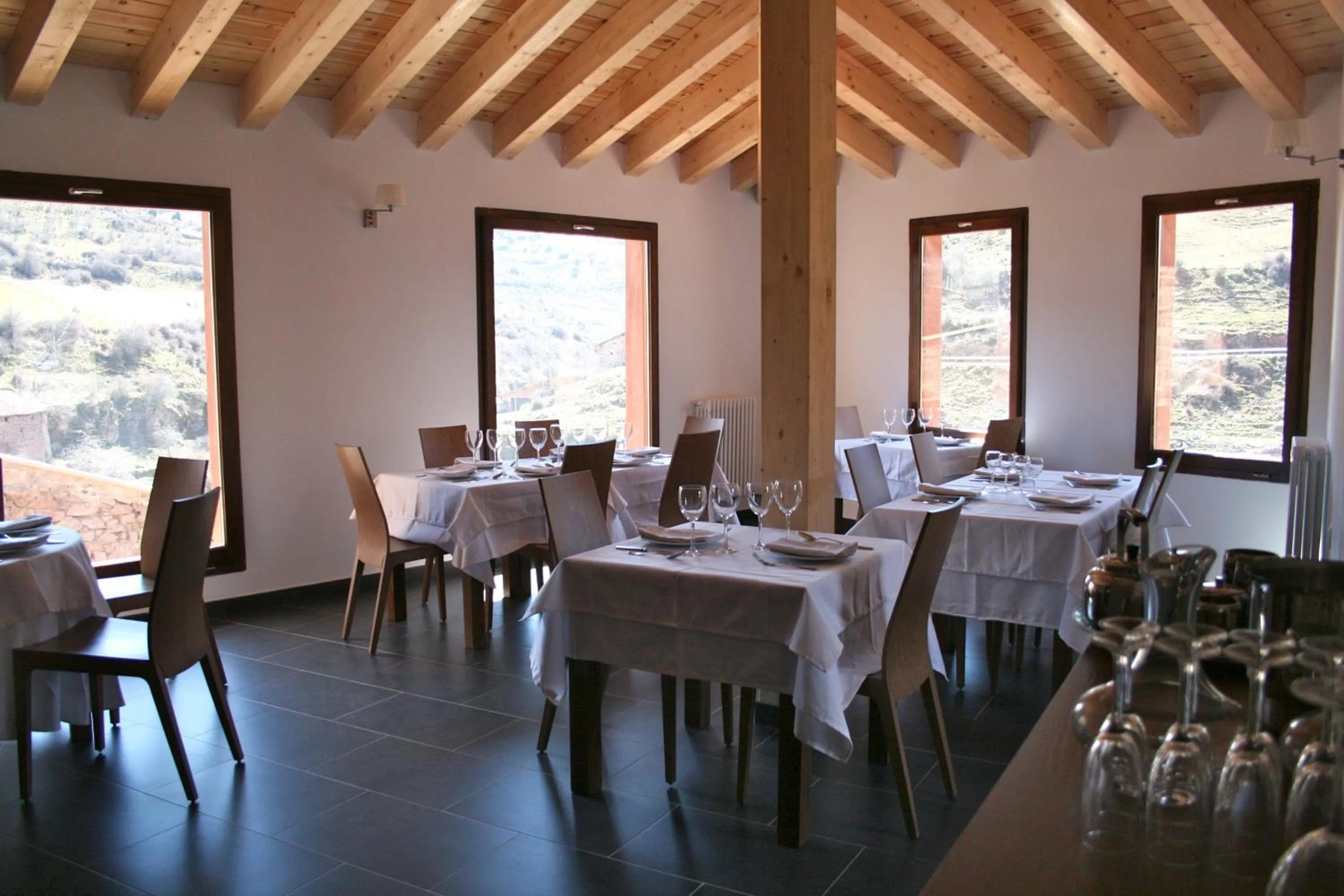 Restaurant/places to eat in Posada Real La Almazuela