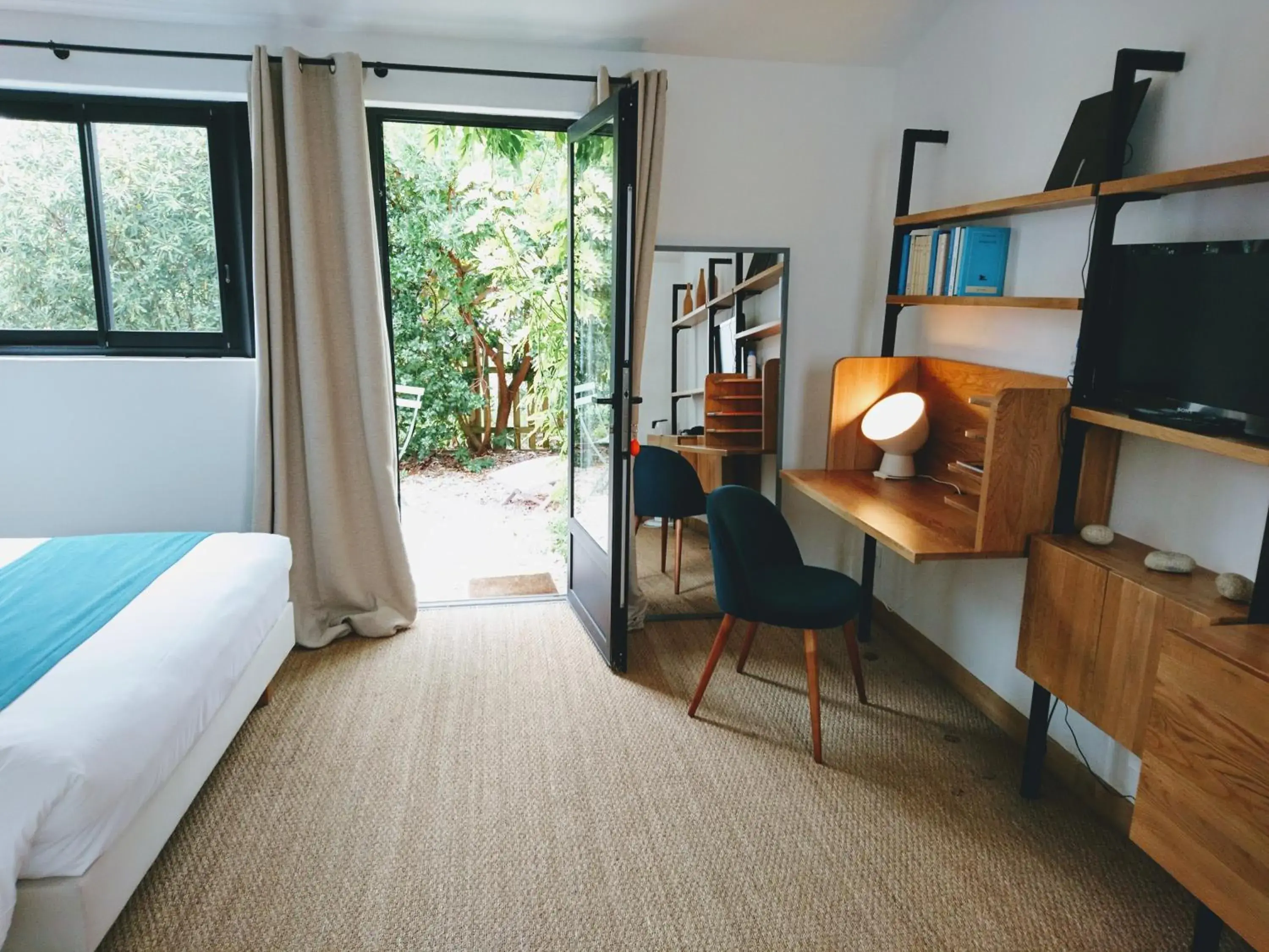 Deluxe Double Room in Accostage Hôtel Plage de la Concurrence Deluxe Double Room in Accostage Hôtel Plage de la Concurrence