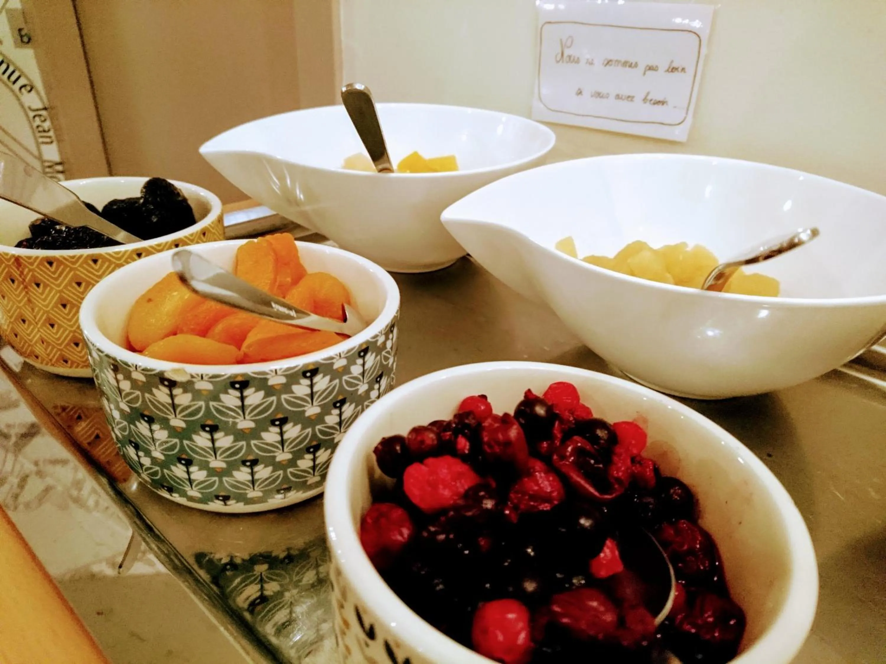 Buffet breakfast in Accostage Hôtel Plage de la Concurrence