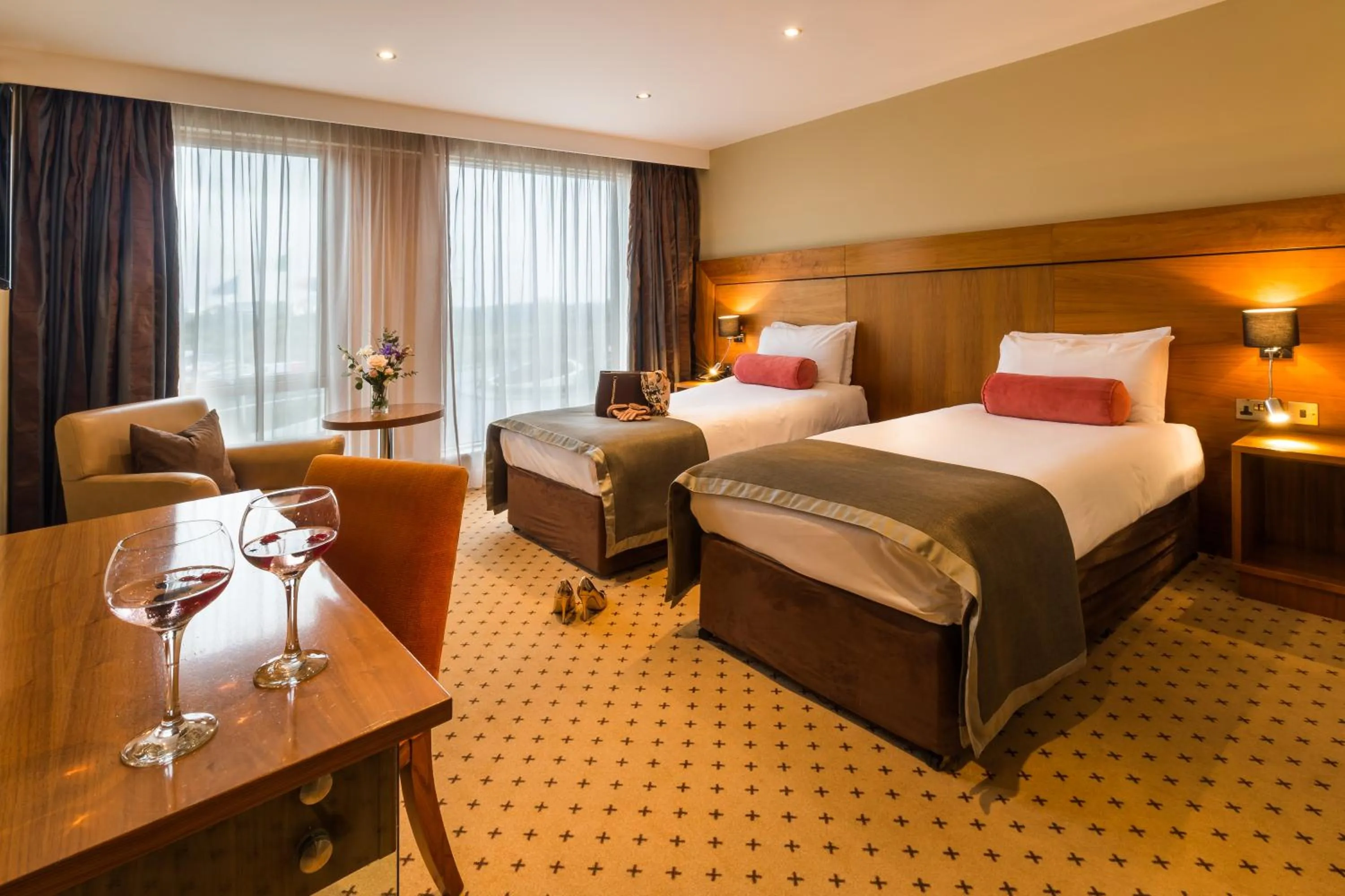 Photo of the whole room, Bed in Athlone Springs Hotel