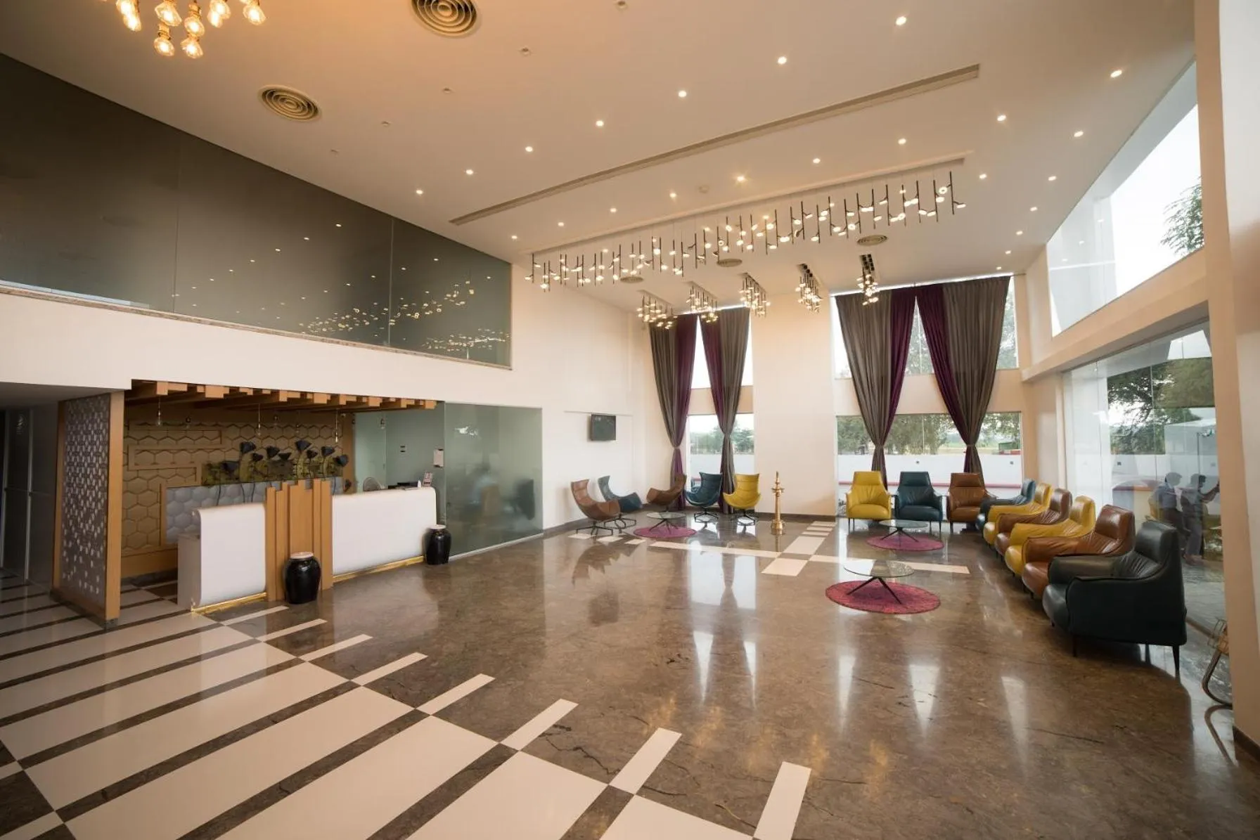 Lobby or reception in Hotel Visakka Palani
