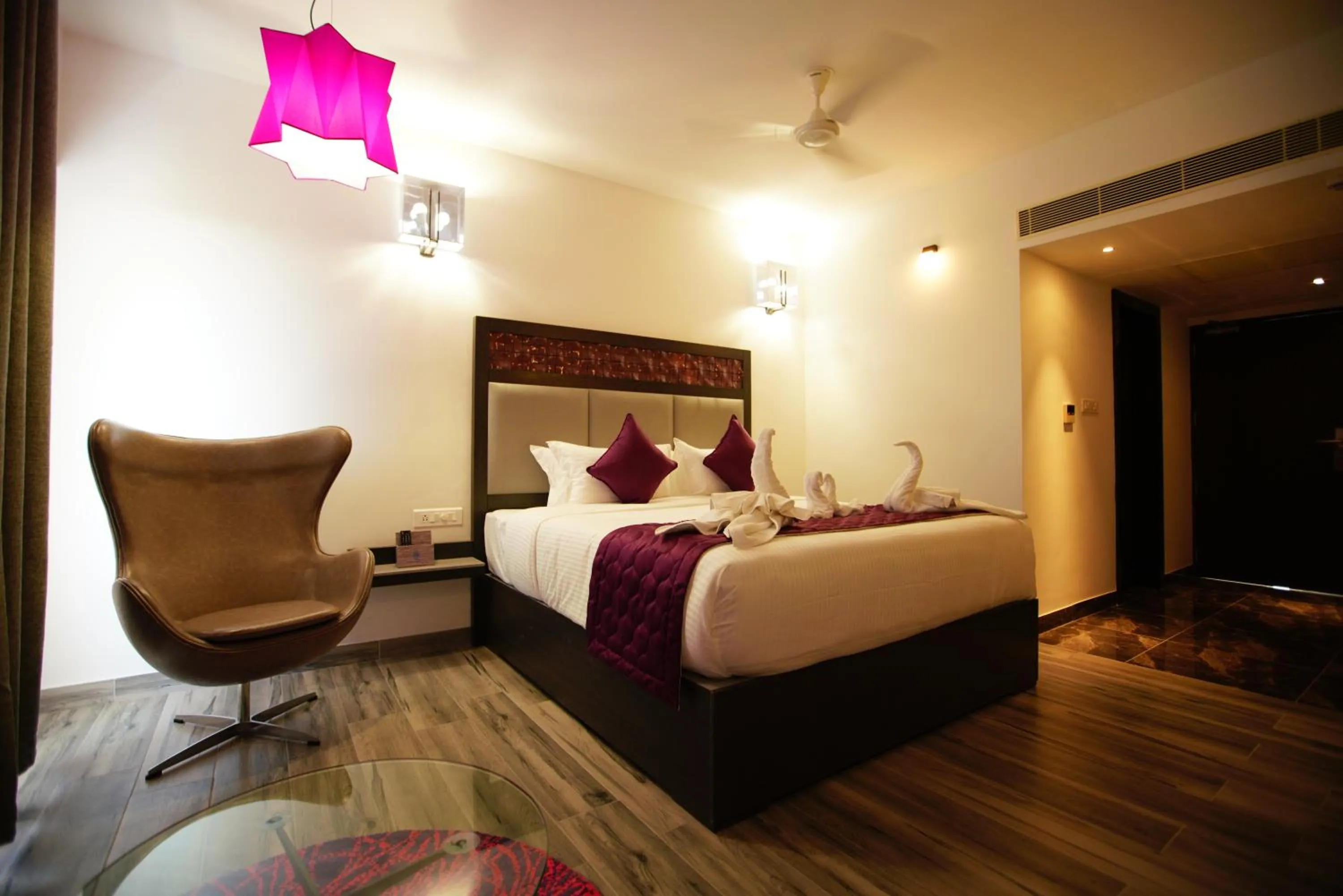 Bedroom, Bed in Hotel Visakka Palani