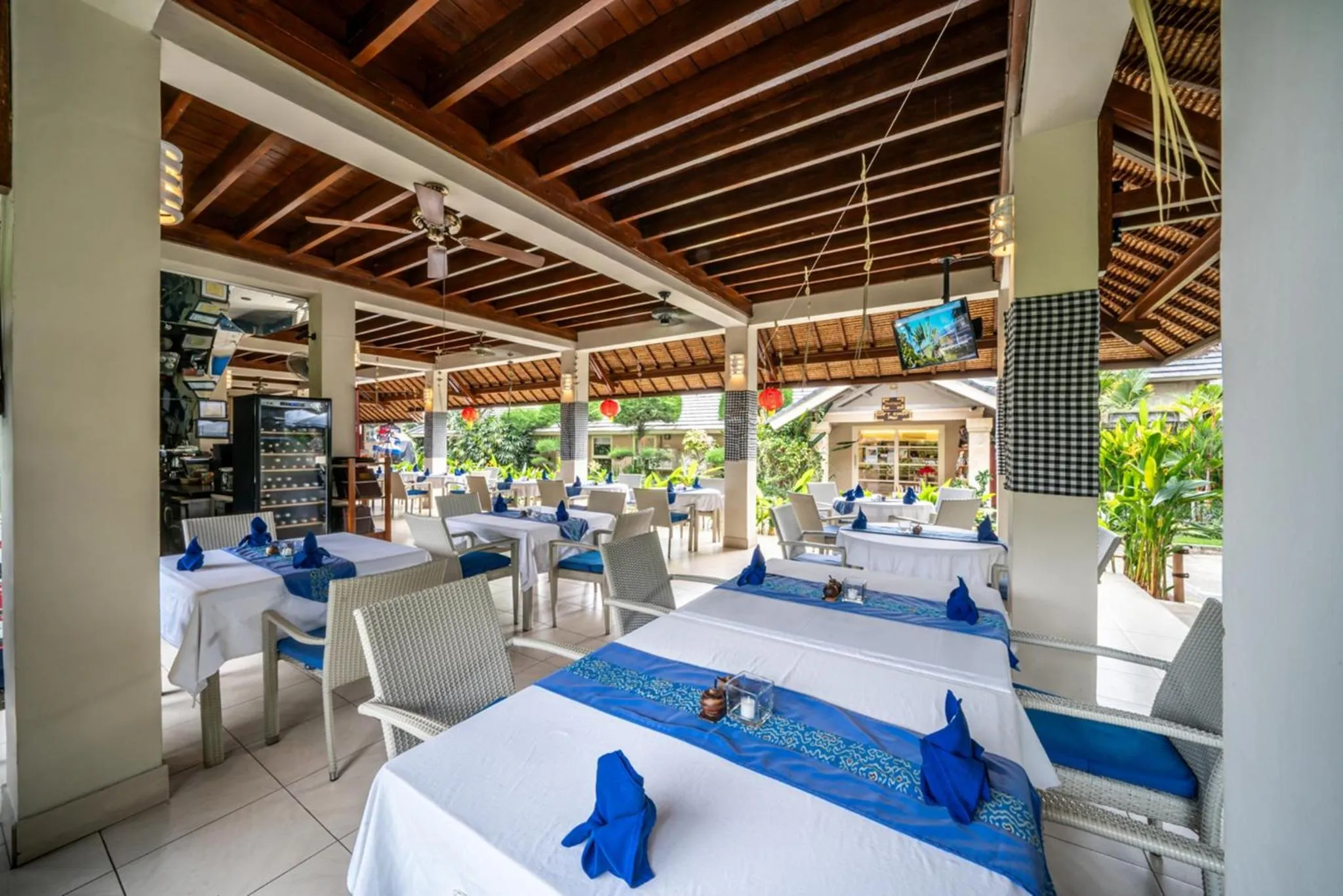 Restaurant/places to eat in The Lovina