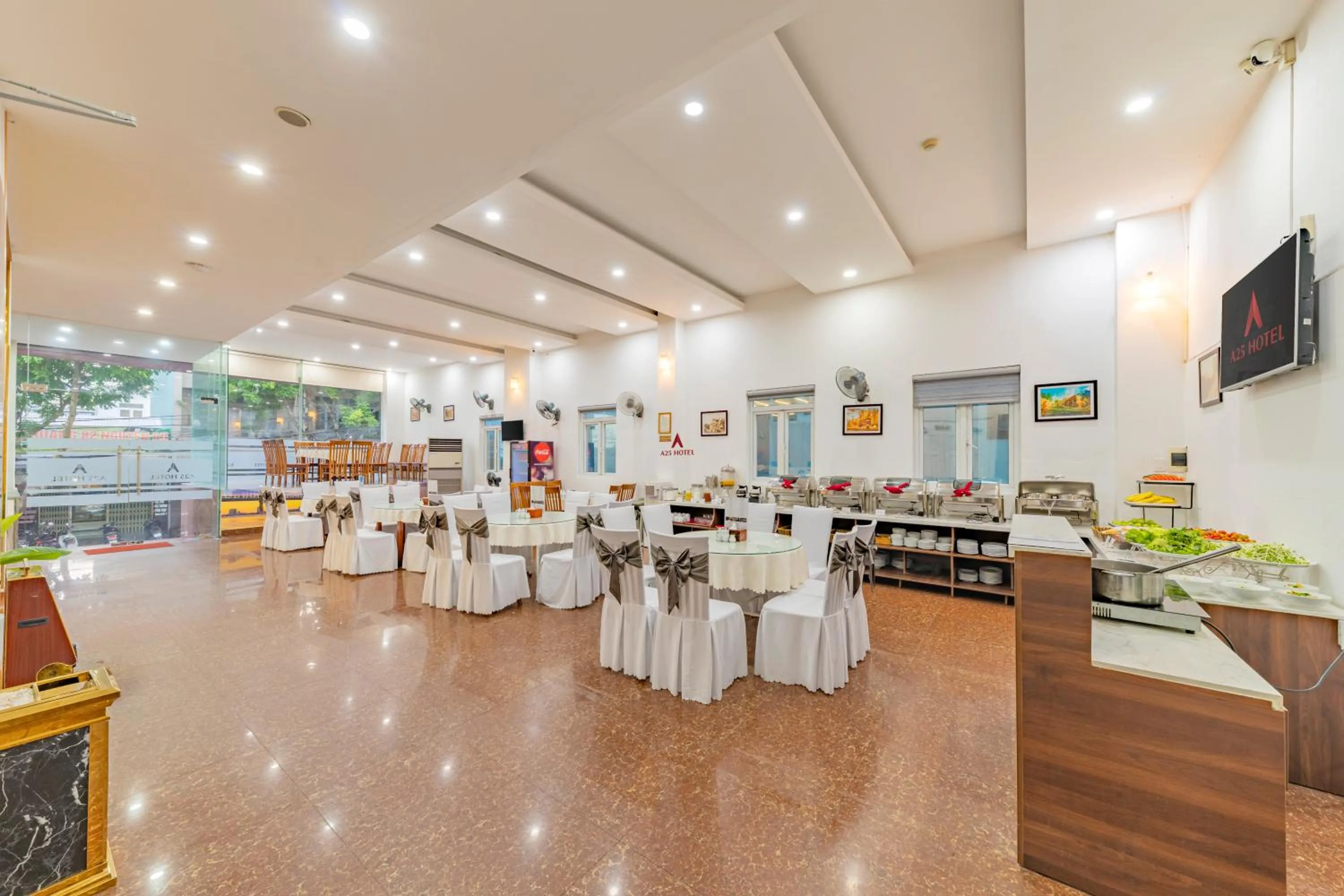 Restaurant/places to eat in A25 Hotel -137 Nguyễn Du - Đà Nẵng