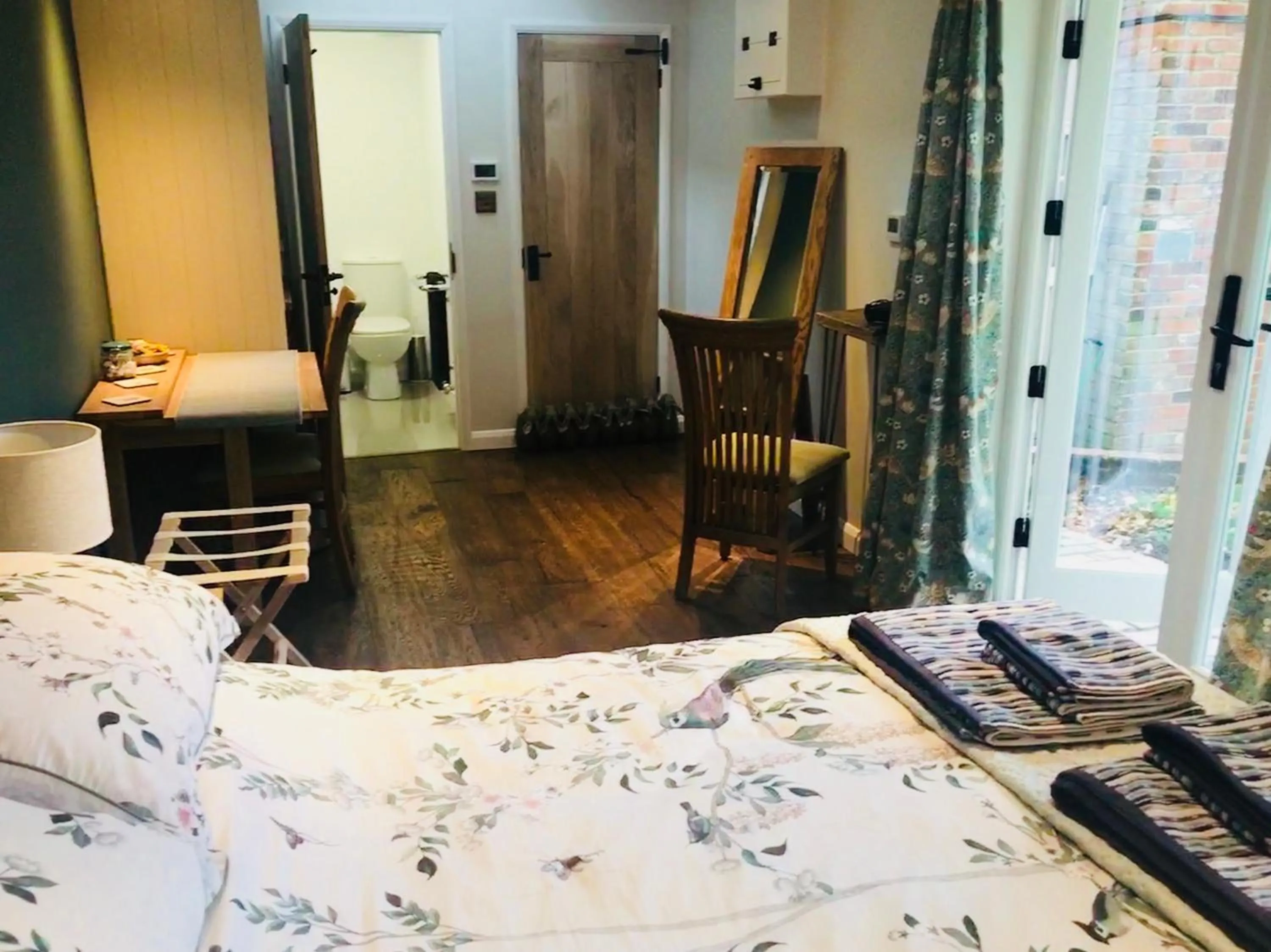 Bedroom, Bed in Corner House Luxury BnB