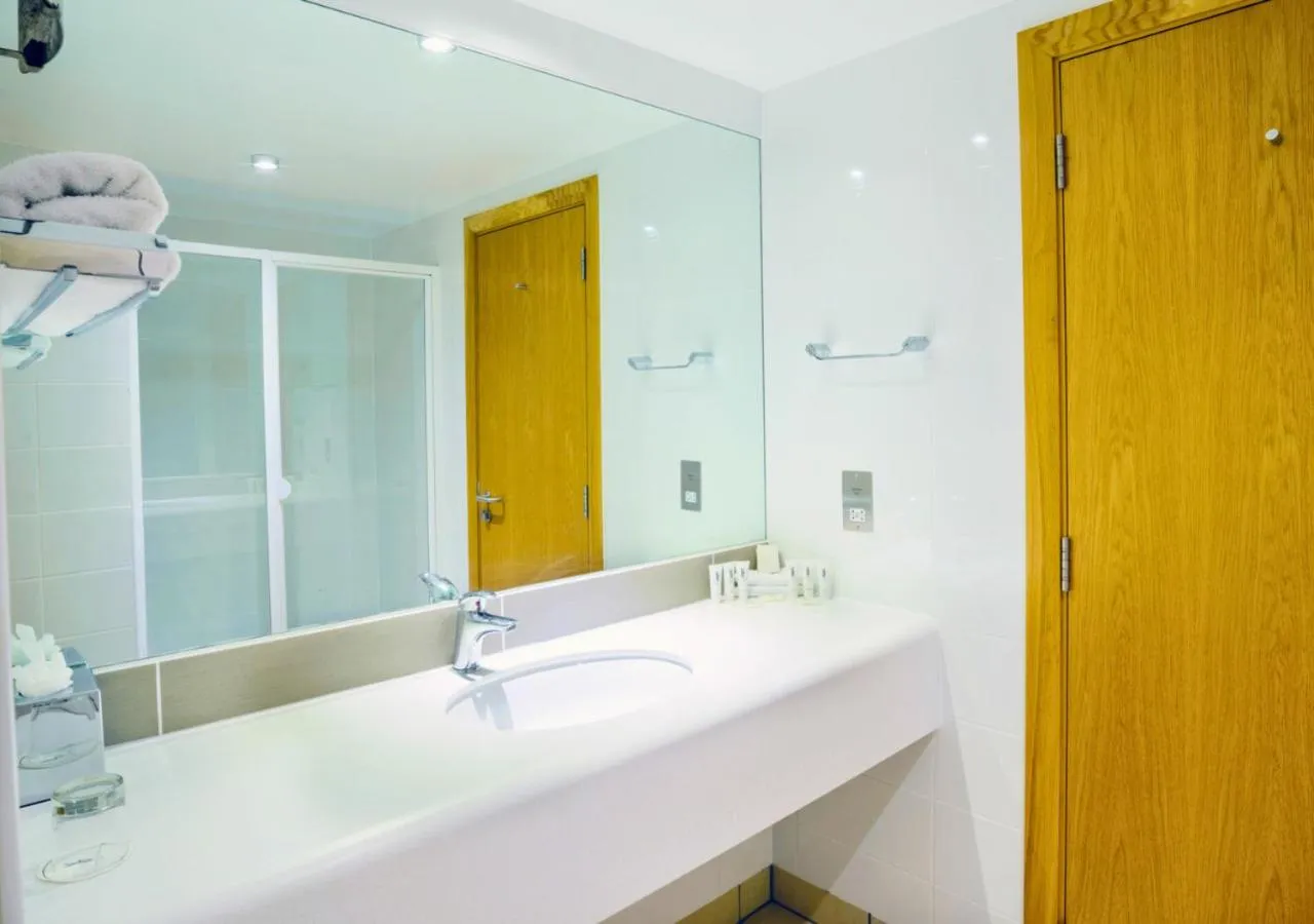 Bathroom in Louis Fitzgerald Hotel