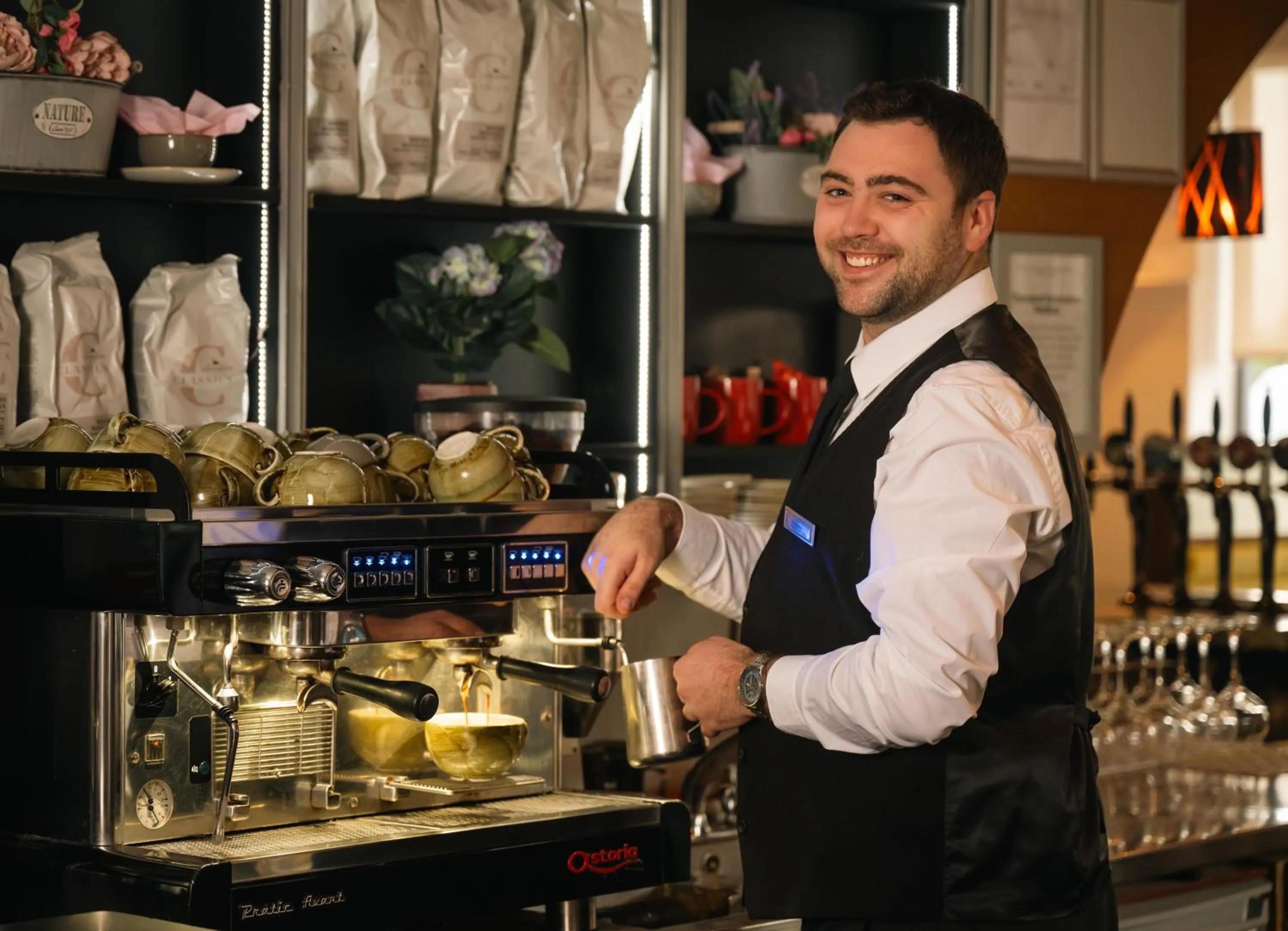 Restaurant/places to eat in Louis Fitzgerald Hotel