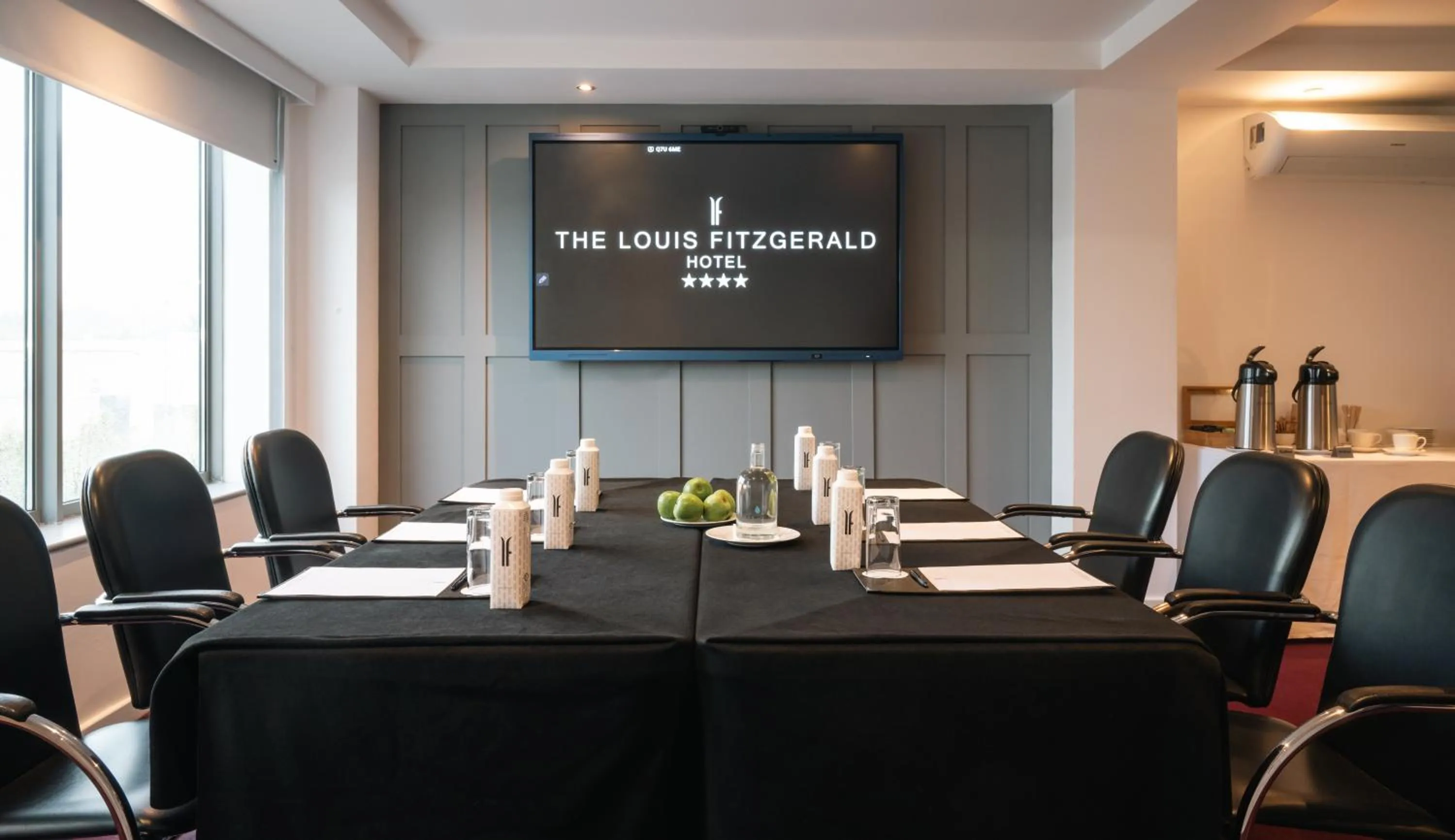 Business facilities in Louis Fitzgerald Hotel