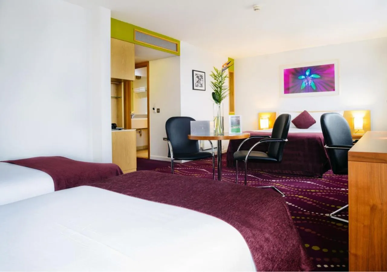 Bedroom, Bed in Louis Fitzgerald Hotel