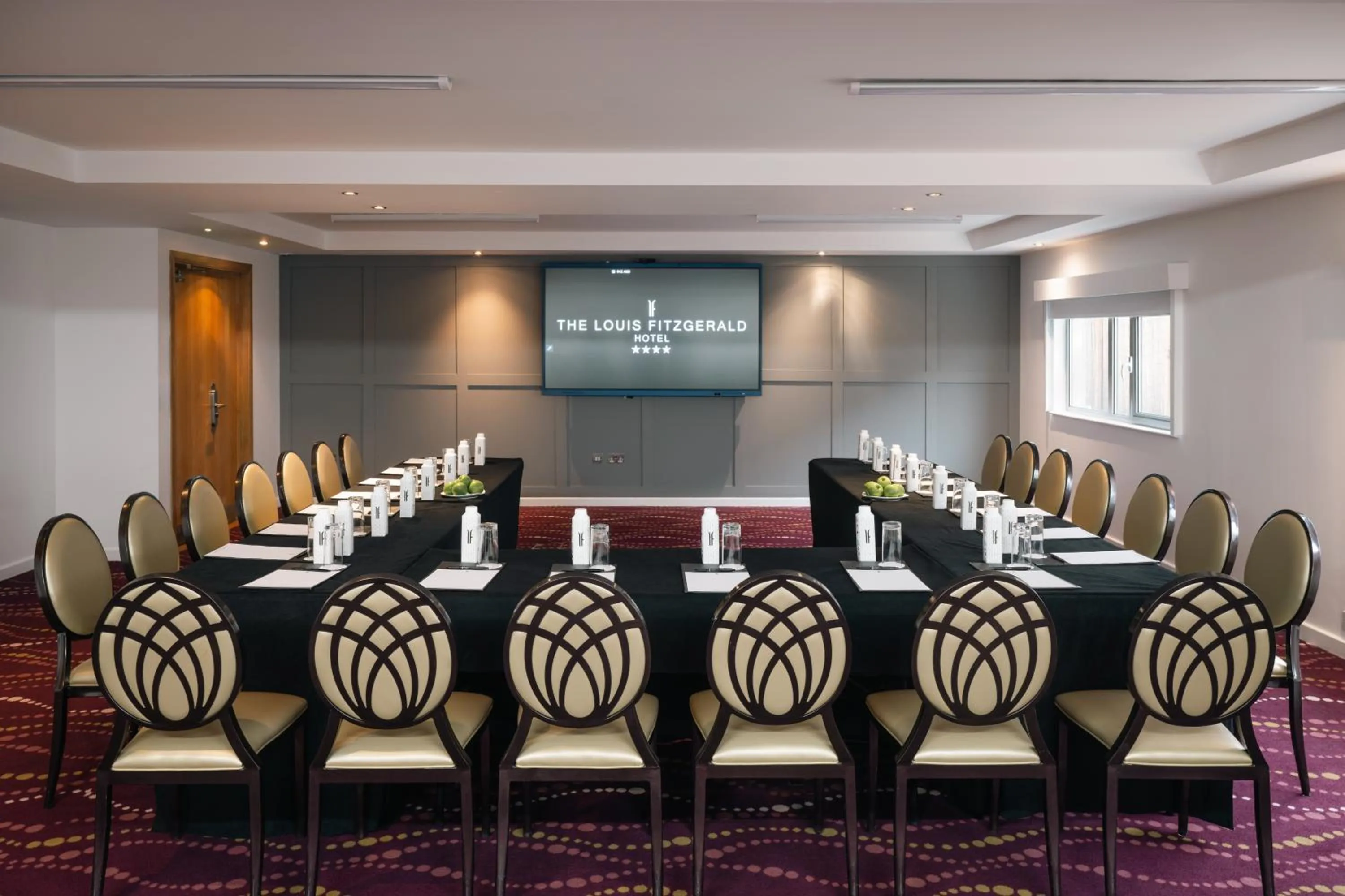 Business facilities in Louis Fitzgerald Hotel