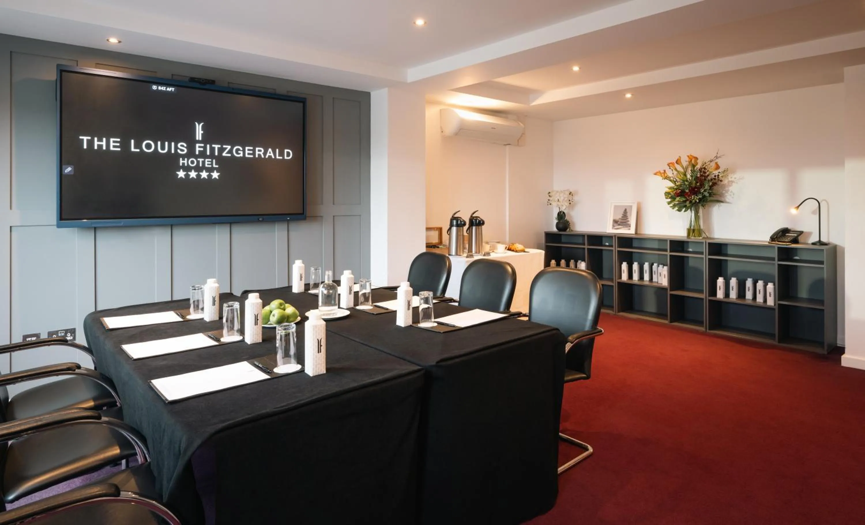 Business facilities in Louis Fitzgerald Hotel