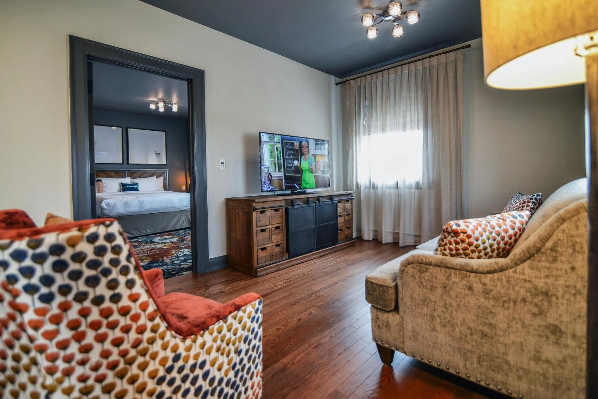 TV and multimedia in The Stella Hotel & Ballroom