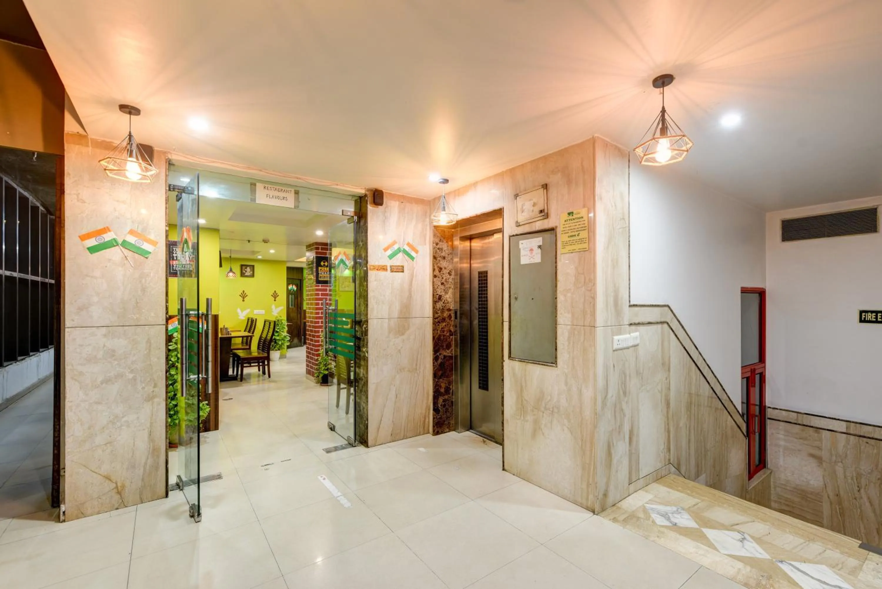 Restaurant/places to eat in Airport Hotel Grand