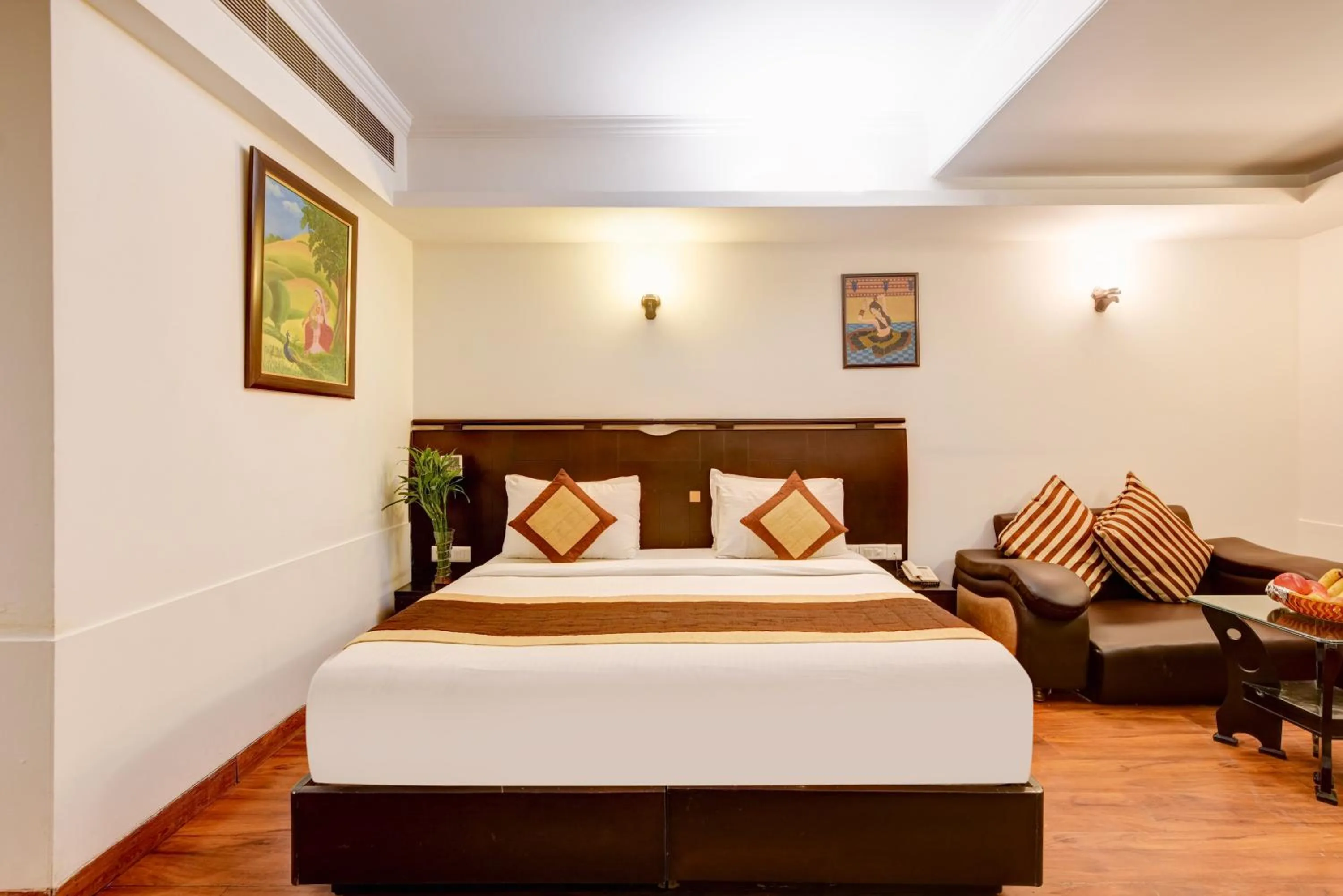 Photo of the whole room, Bed in Airport Hotel Grand